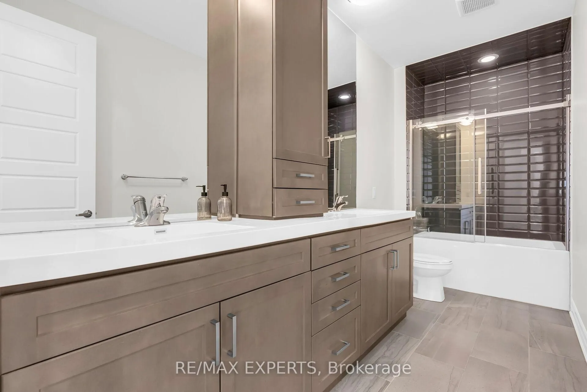 Photo 34 of 849 Magnolia Terrace, Milton, Cobban — HOMEH