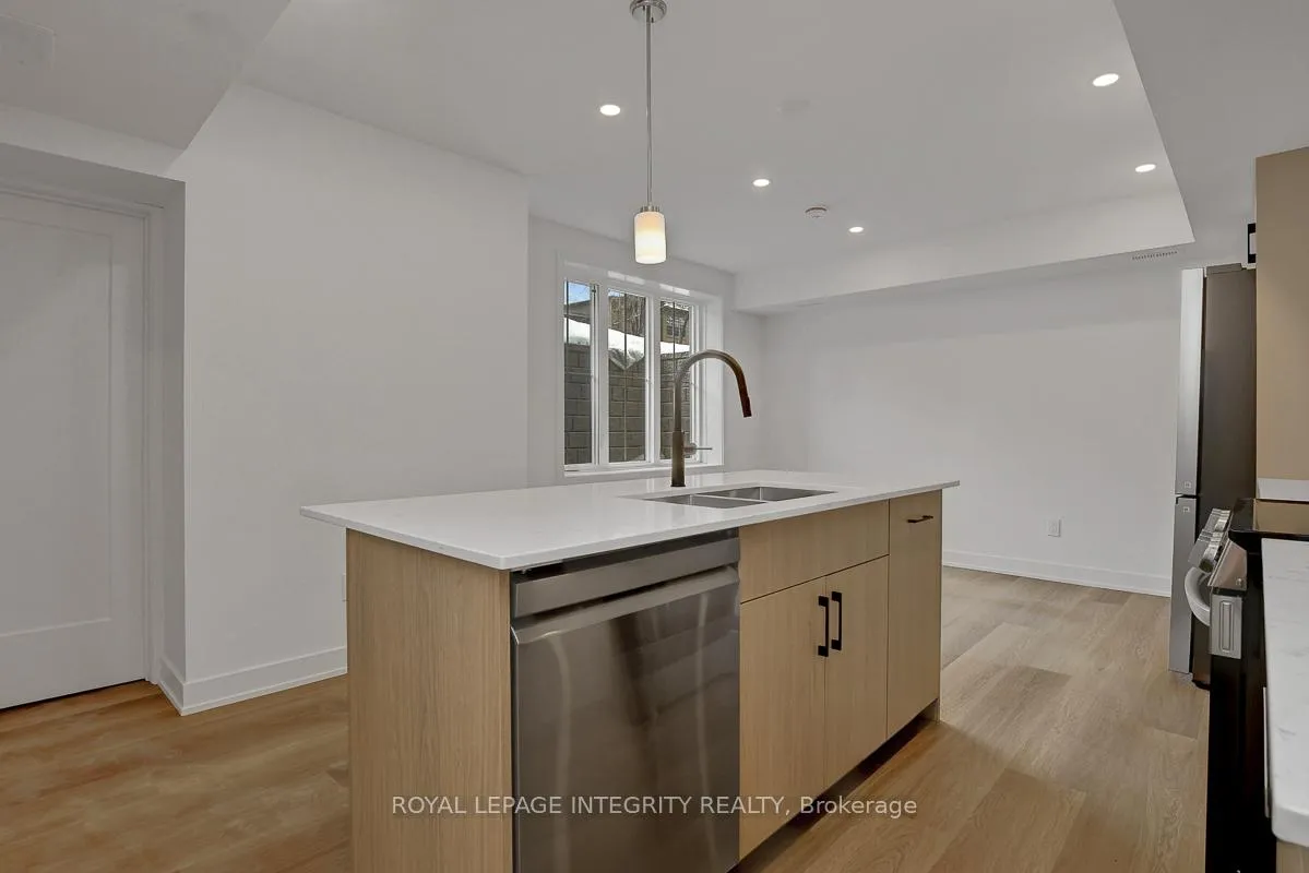 Photo 11 of 35 Ella Street, Ottawa, Glebe — HOMEH