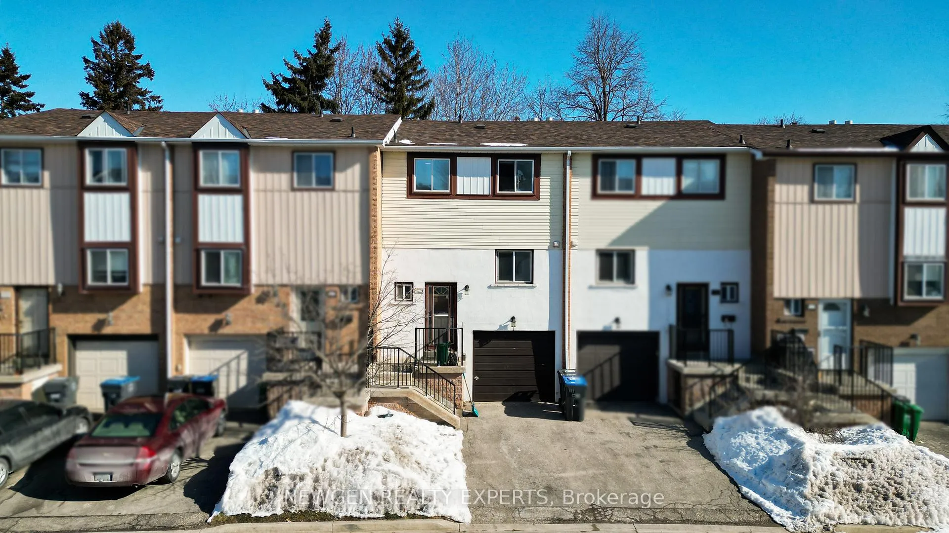 Photo 2 of 87 Moregate Crescent, Brampton, Central Park — HOMEH