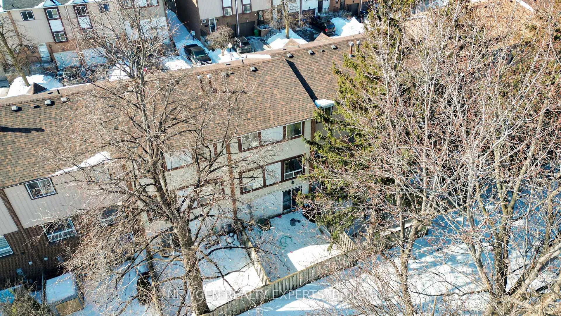 Photo 3 of 87 Moregate Crescent, Brampton, Central Park — HOMEH