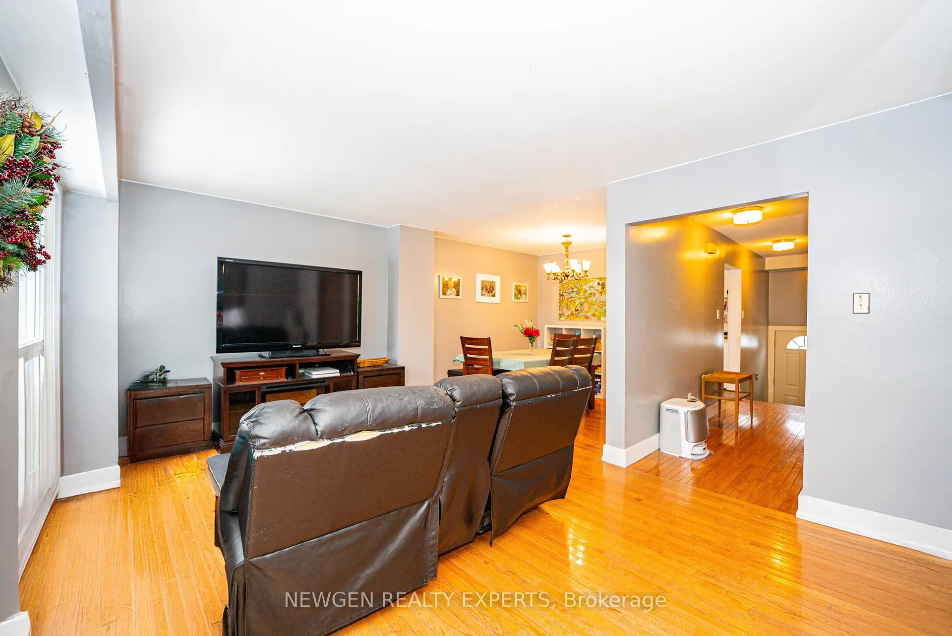 Photo 12 of 87 Moregate Crescent, Brampton, Central Park — HOMEH