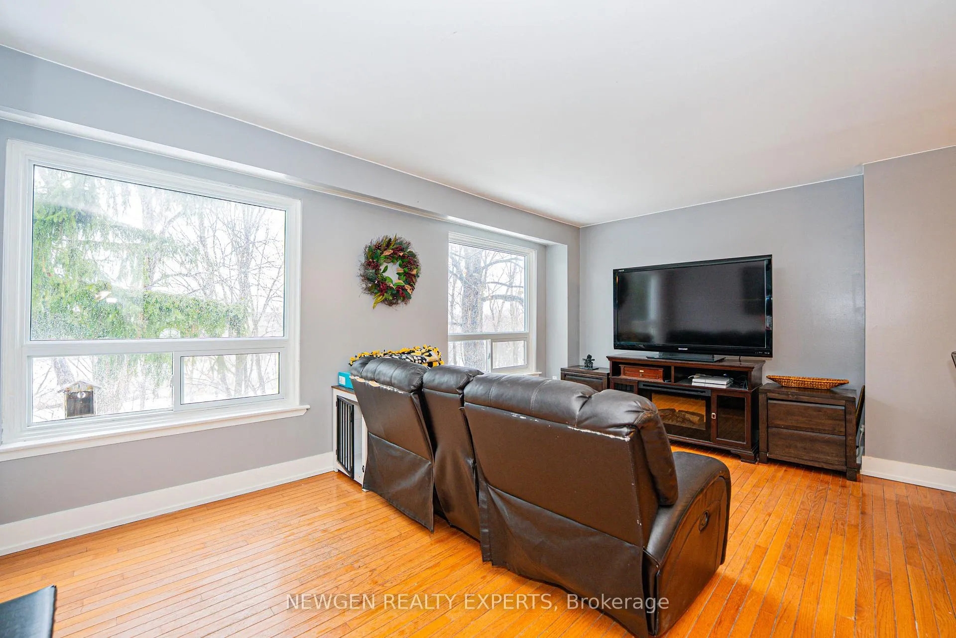 Photo 13 of 87 Moregate Crescent, Brampton, Central Park — HOMEH