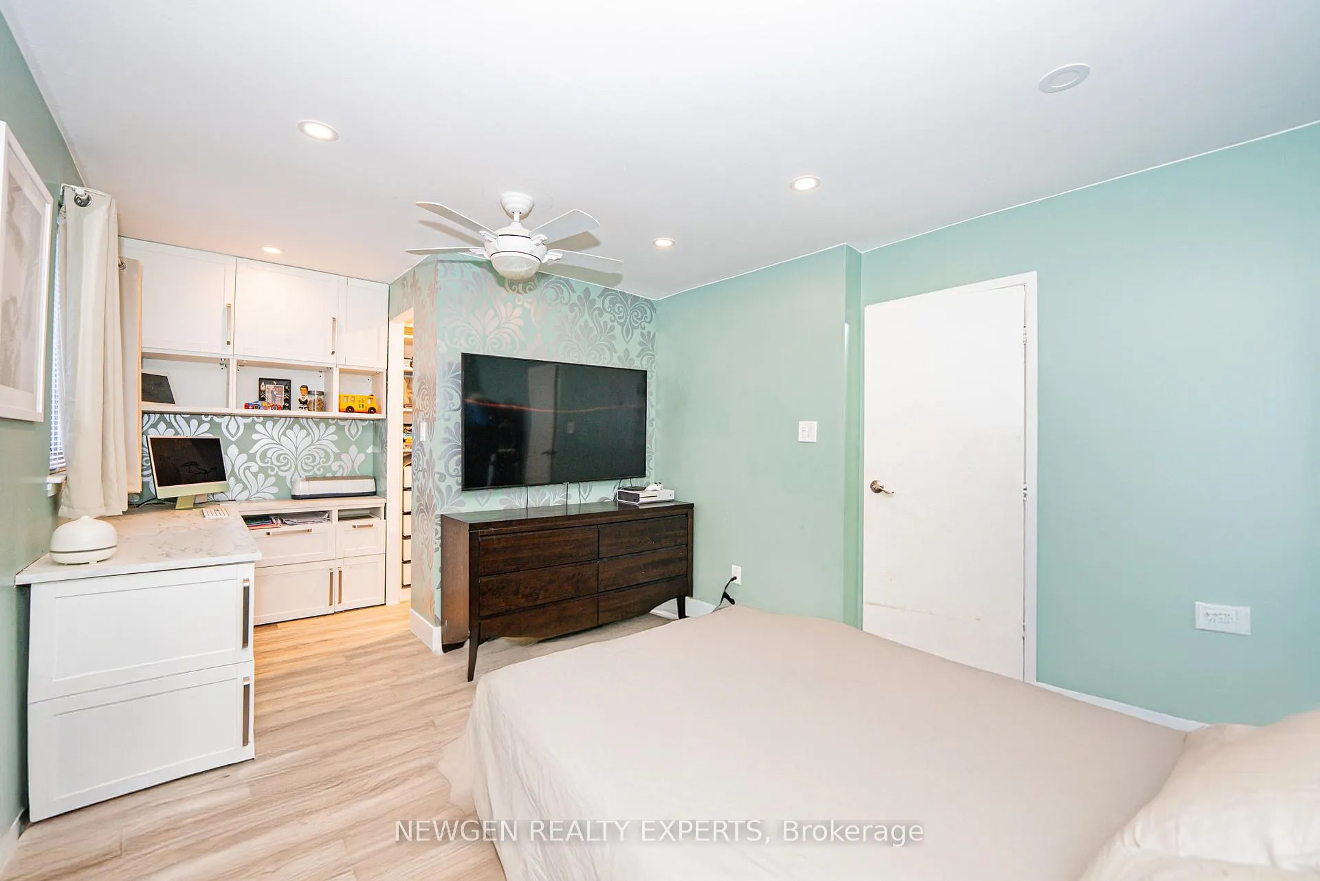 Photo 18 of 87 Moregate Crescent, Brampton, Central Park — HOMEH