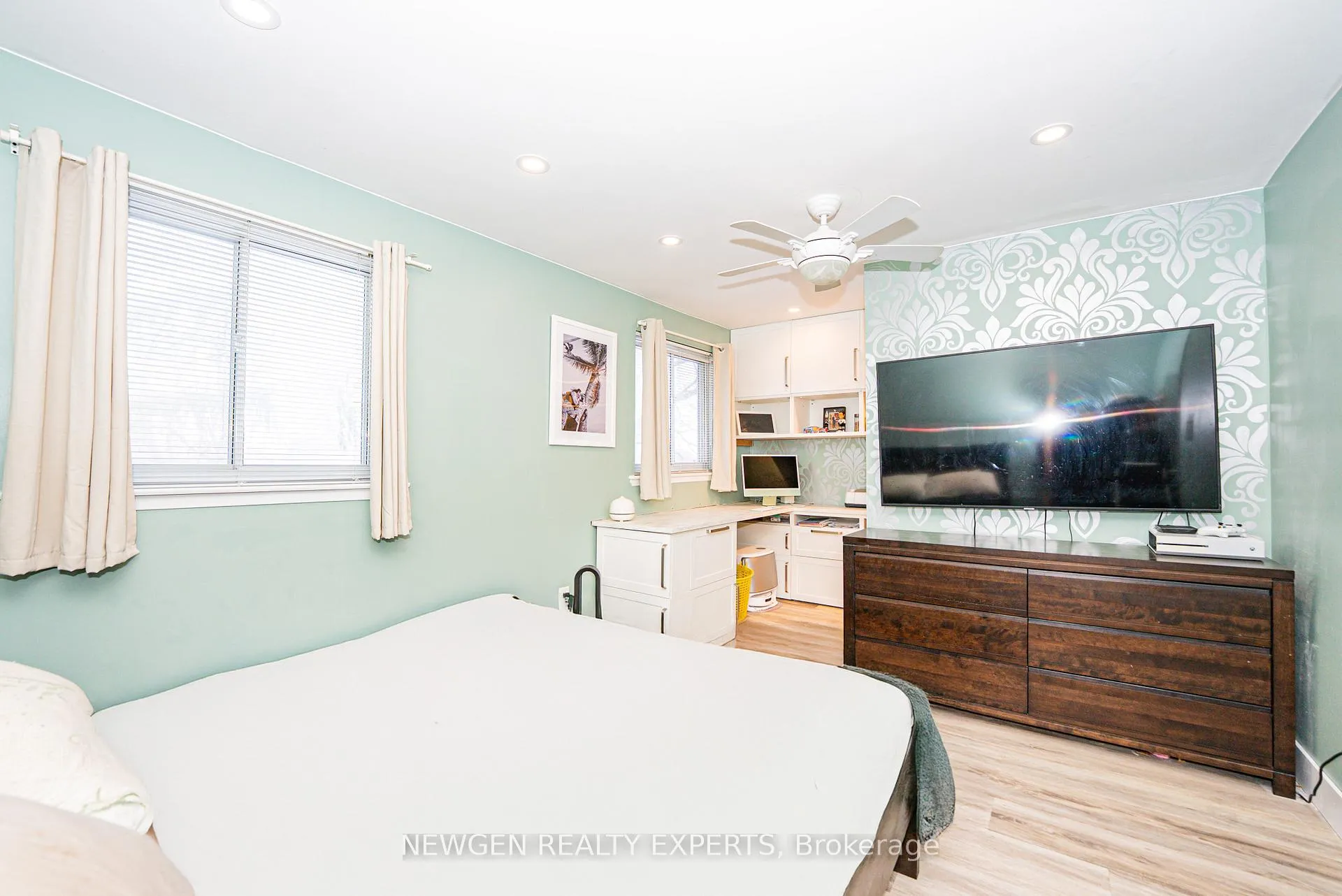 Photo 19 of 87 Moregate Crescent, Brampton, Central Park — HOMEH