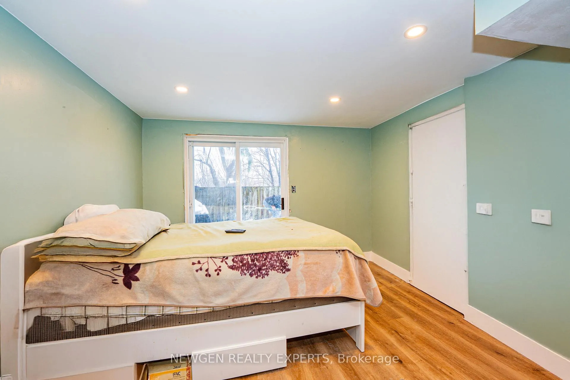 Photo 23 of 87 Moregate Crescent, Brampton, Central Park — HOMEH