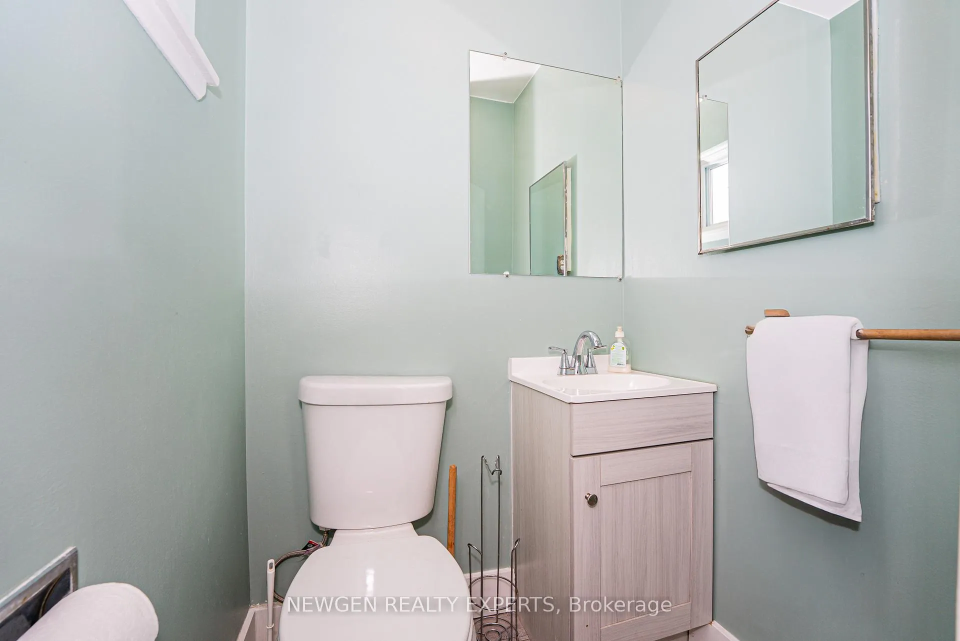 Photo 32 of 87 Moregate Crescent, Brampton, Central Park — HOMEH