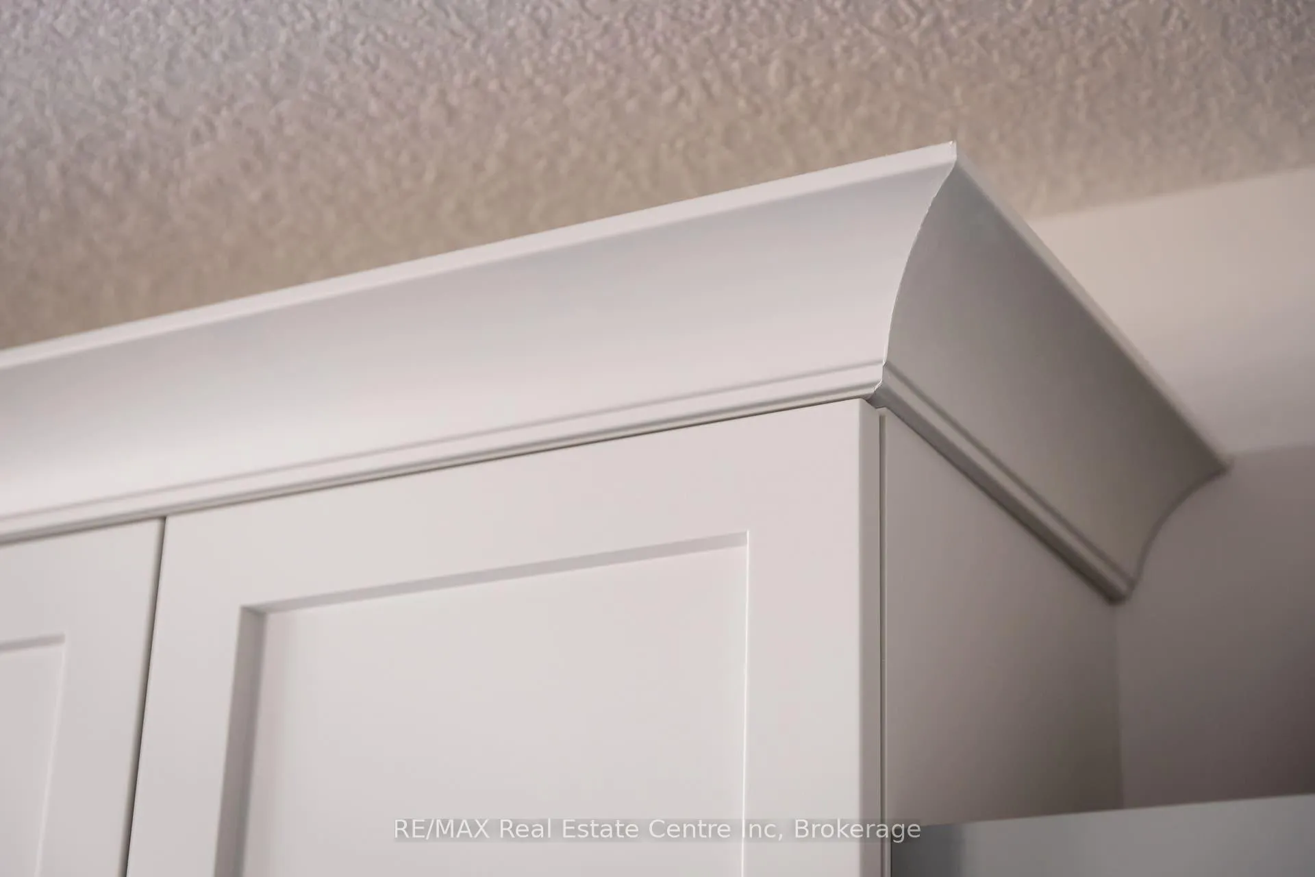 Photo 5 of 206 Bridge Crescent, Minto — HOMEH