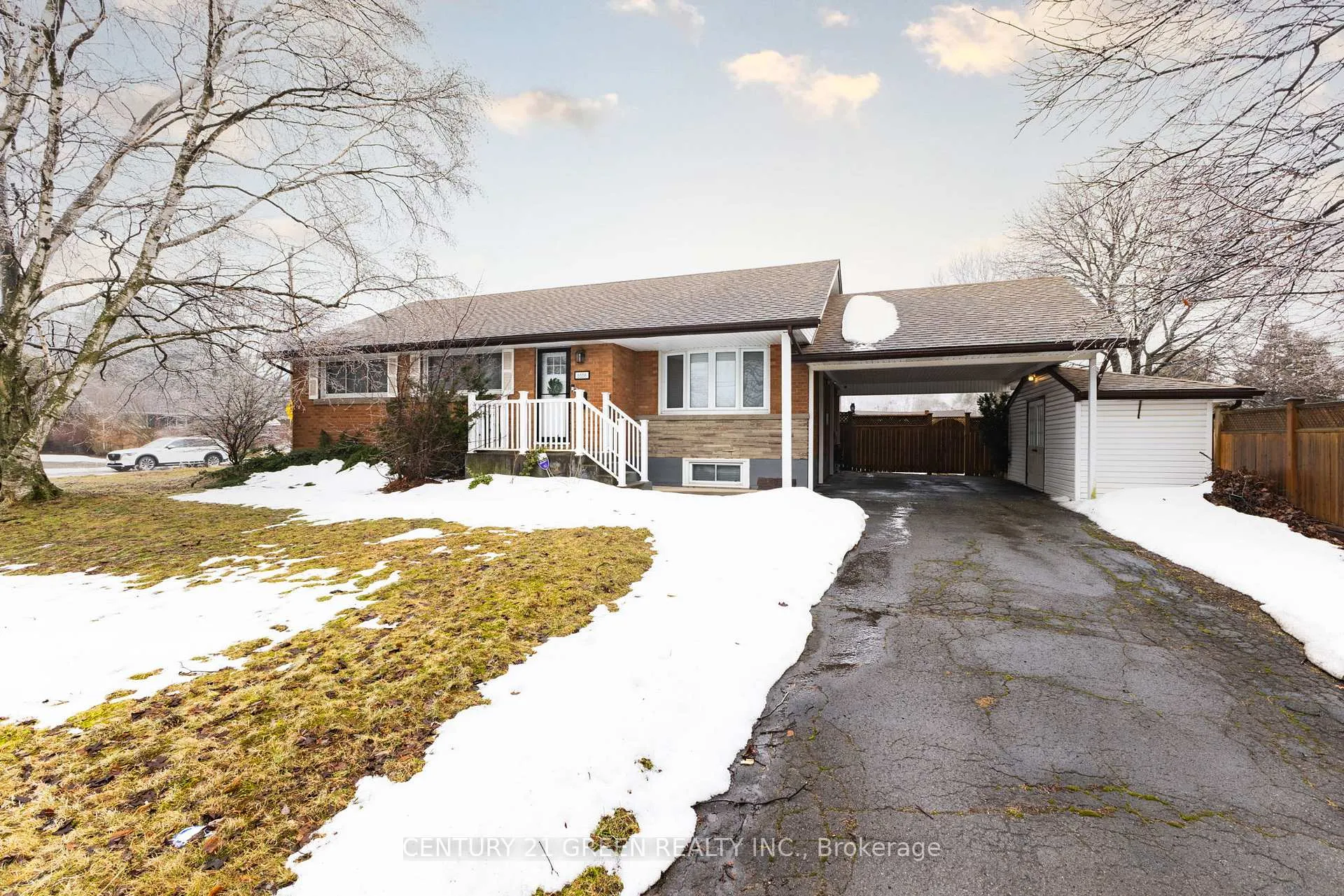 Photo 1 of 6558 Huggins Street, Niagara Falls, Stamford — HOMEH