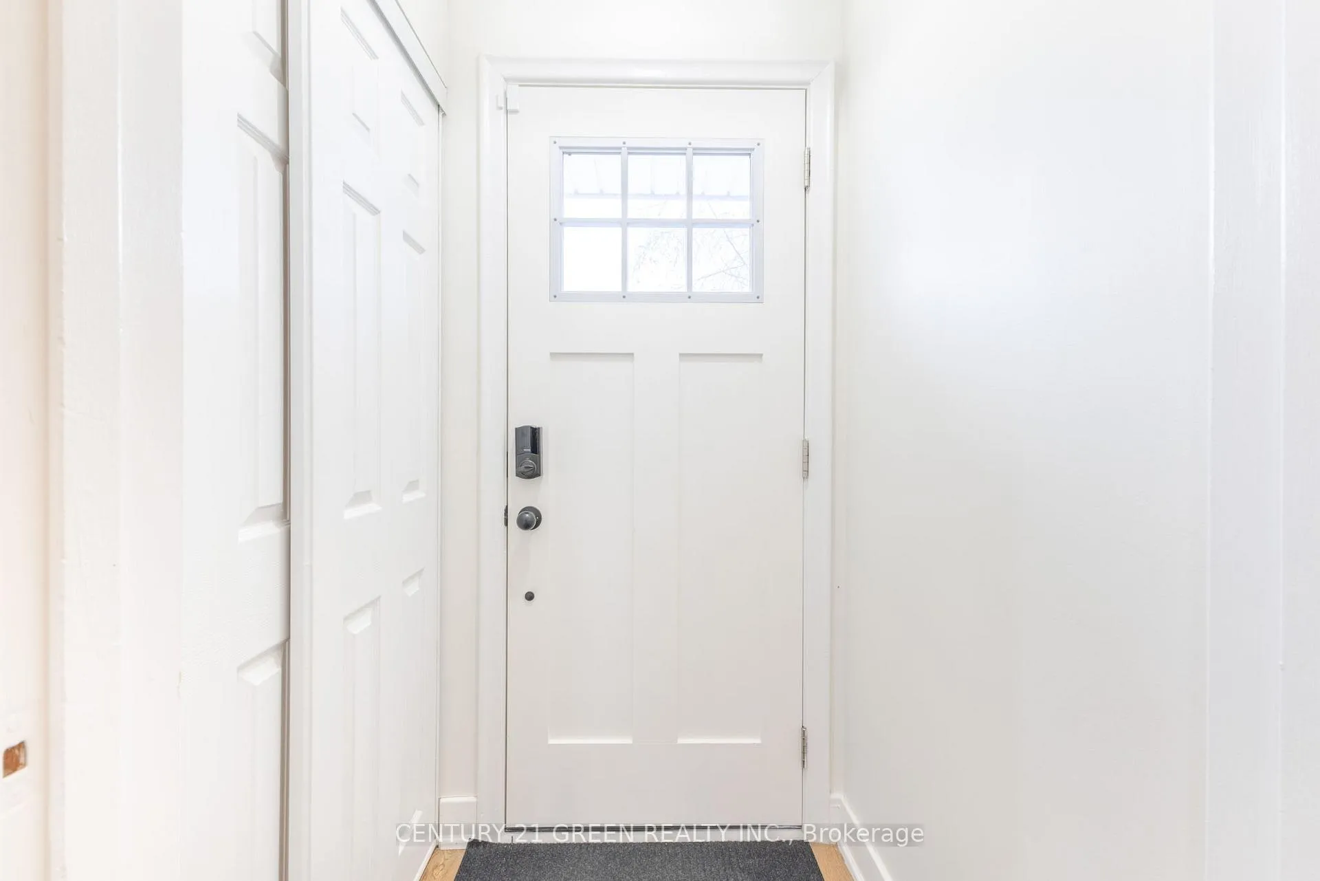 Photo 3 of 6558 Huggins Street, Niagara Falls, Stamford — HOMEH