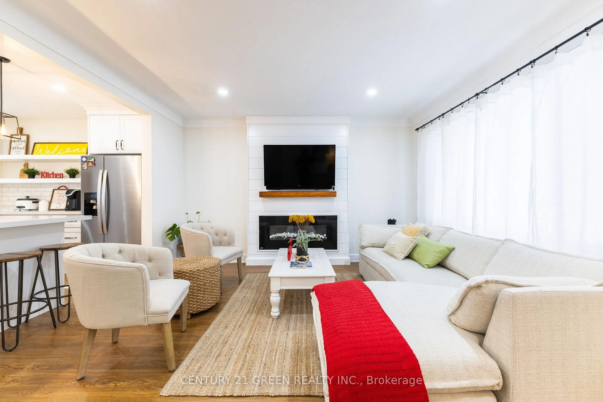 Photo 5 of 6558 Huggins Street, Niagara Falls, Stamford — HOMEH