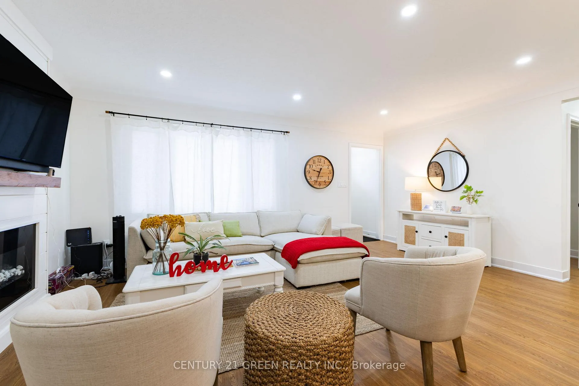 Photo 6 of 6558 Huggins Street, Niagara Falls, Stamford — HOMEH