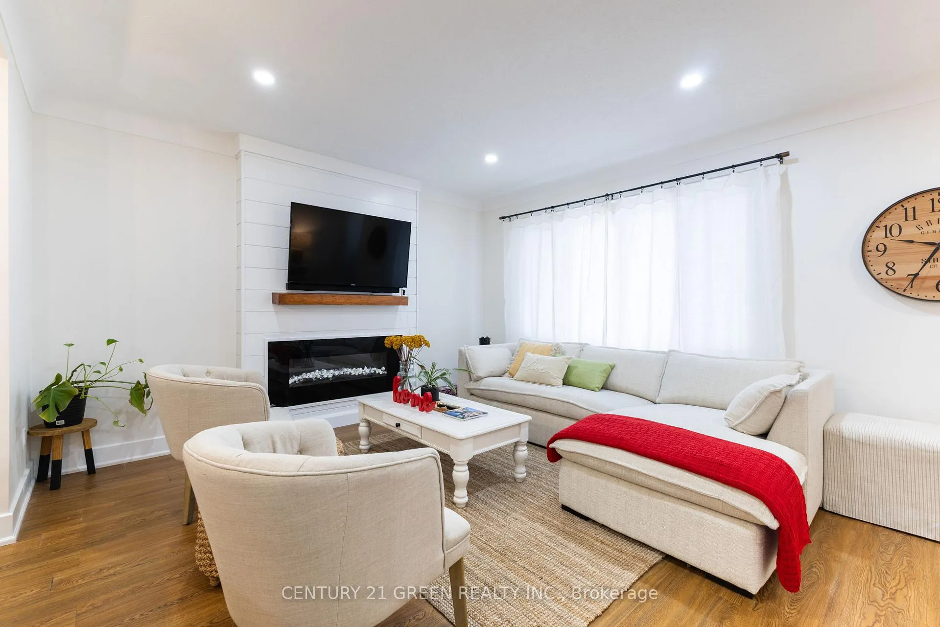 Photo 7 of 6558 Huggins Street, Niagara Falls, Stamford — HOMEH