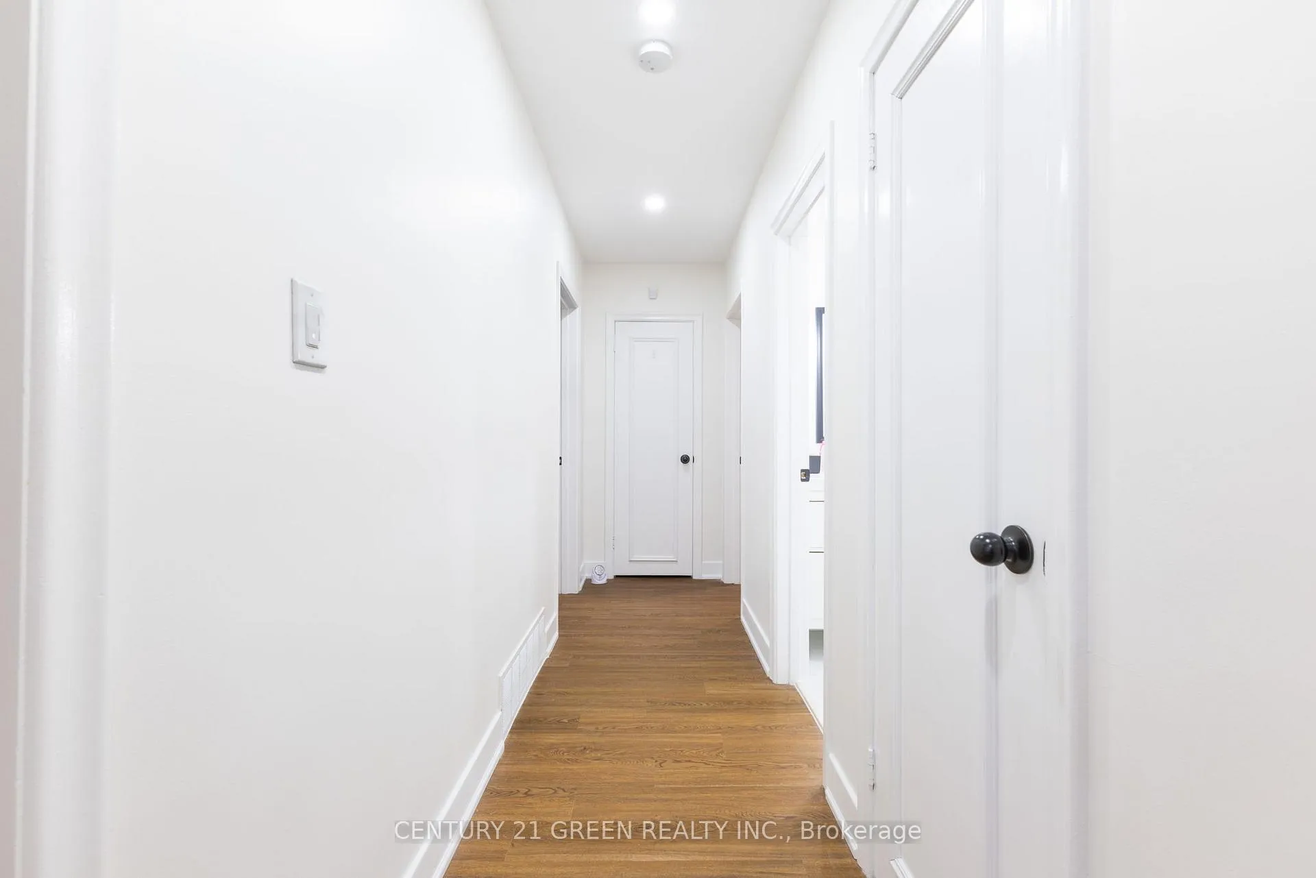 Photo 10 of 6558 Huggins Street, Niagara Falls, Stamford — HOMEH
