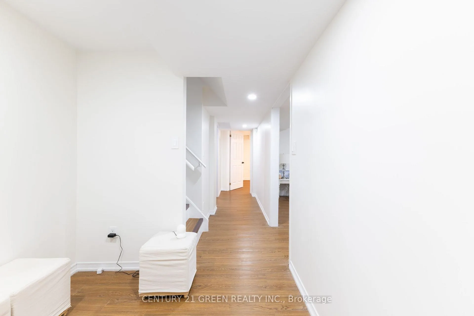 Photo 16 of 6558 Huggins Street, Niagara Falls, Stamford — HOMEH
