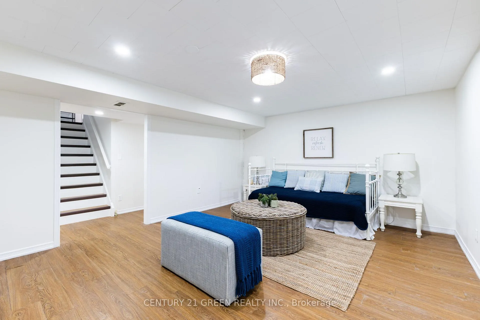 Photo 18 of 6558 Huggins Street, Niagara Falls, Stamford — HOMEH