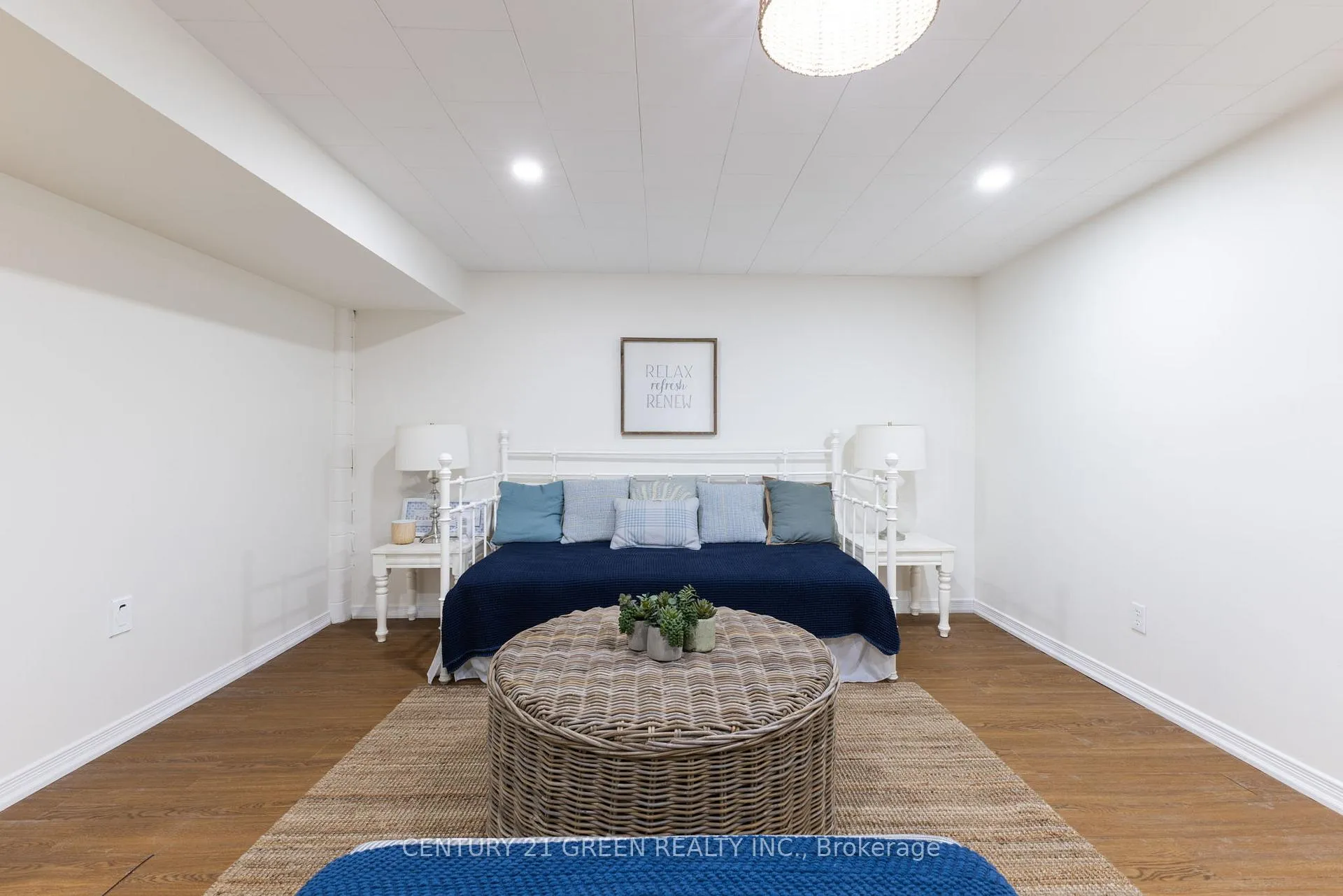 Photo 23 of 6558 Huggins Street, Niagara Falls, Stamford — HOMEH