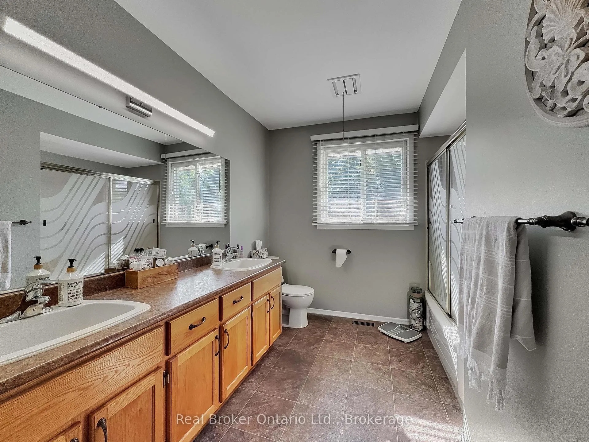 Photo 10 of 46 Davis Street W, Norfolk, Simcoe — HOMEH