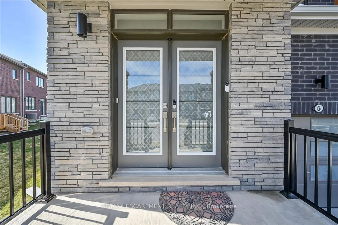 Photo 3 of 5 Owl Lane, Haldimand — HOMEH