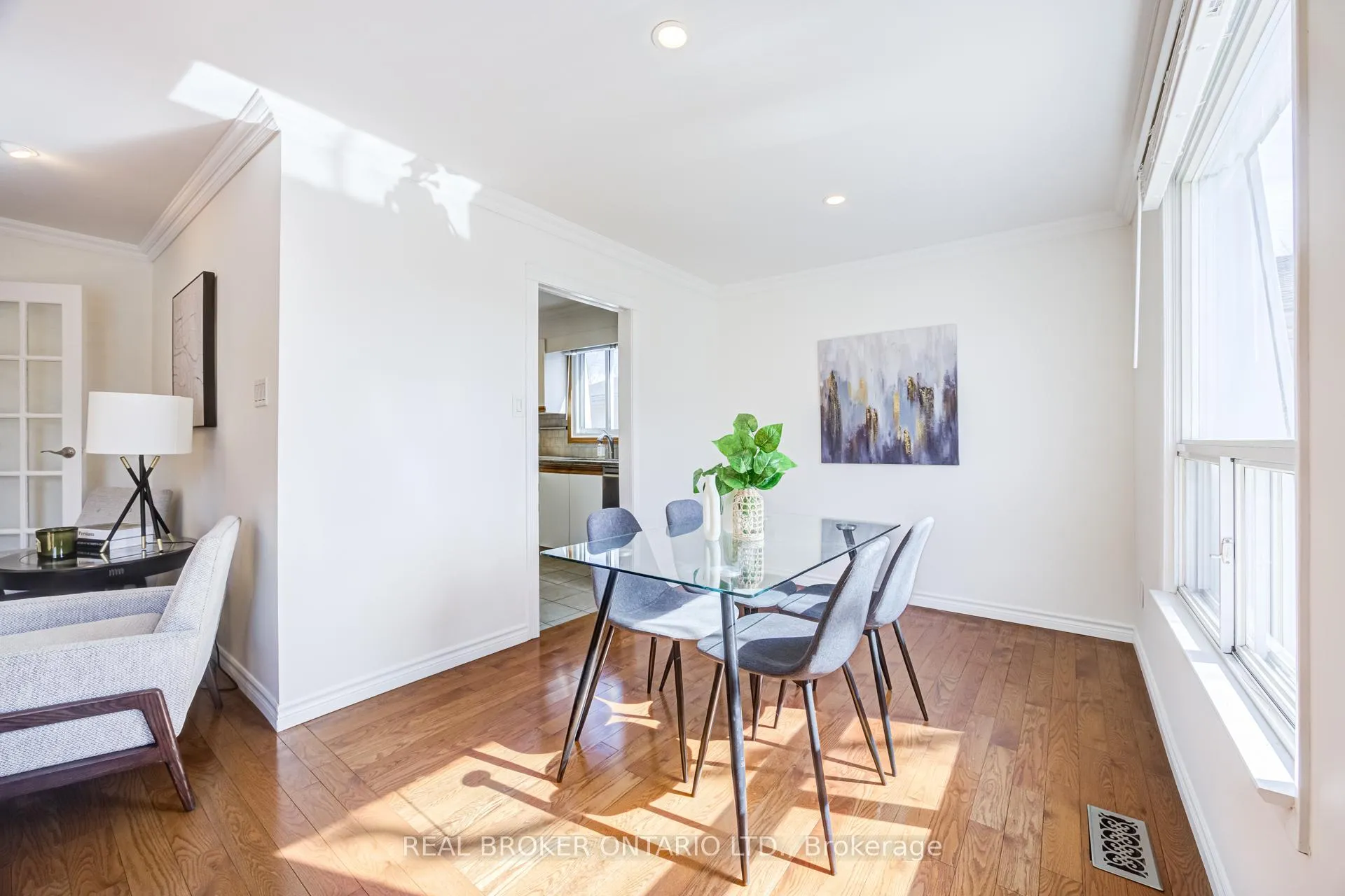 Photo 9 of 1483 Brenner Crescent, Burlington, Mountainside — HOMEH