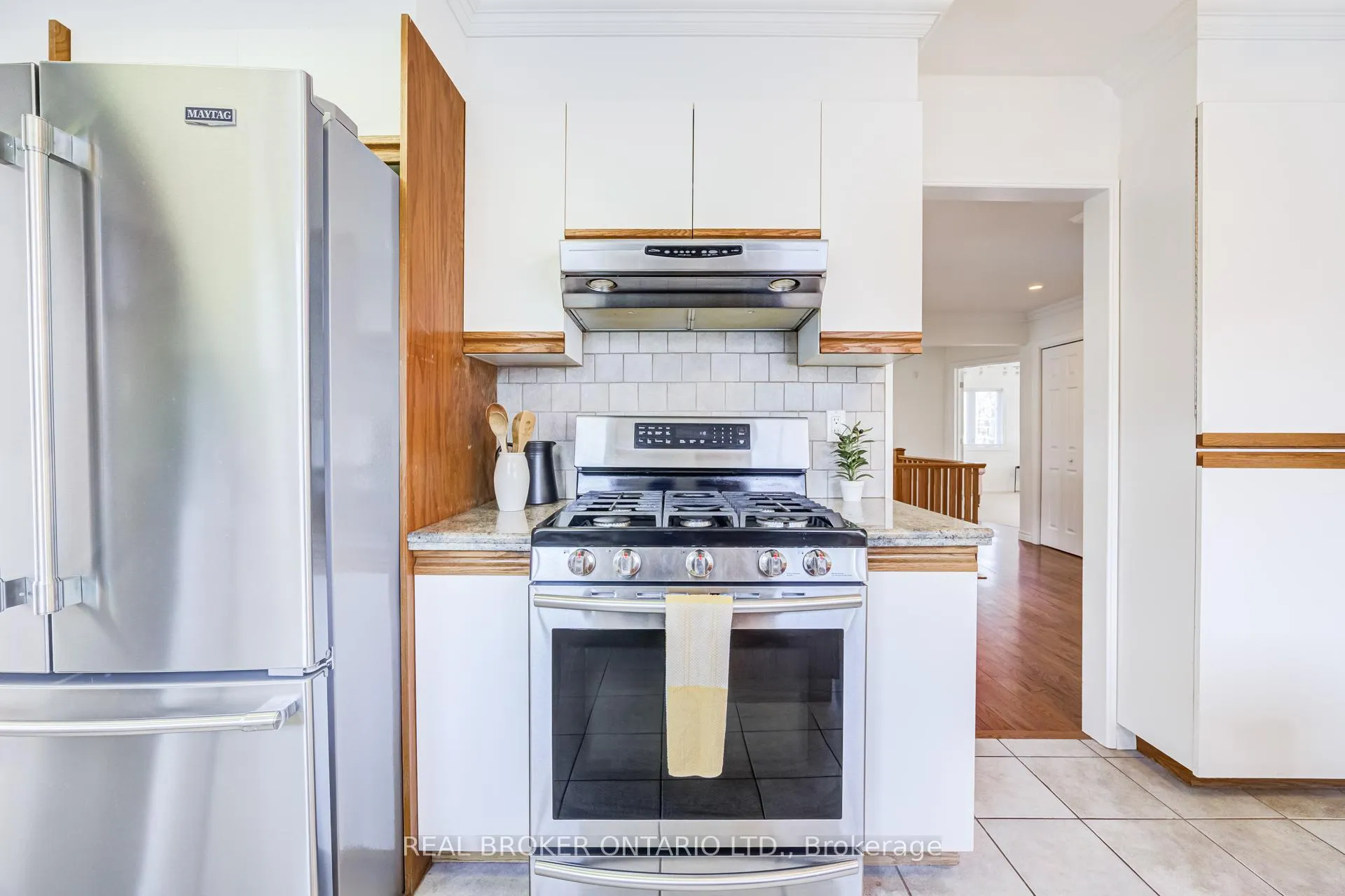 Photo 10 of 1483 Brenner Crescent, Burlington, Mountainside — HOMEH