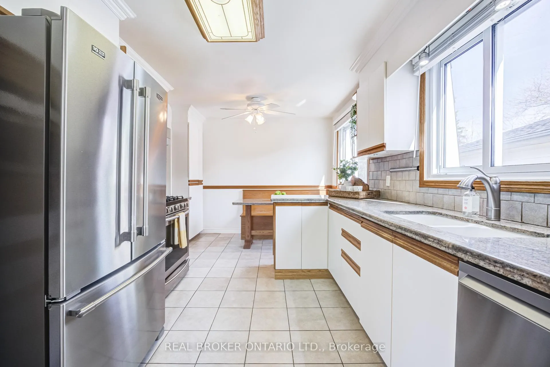 Photo 13 of 1483 Brenner Crescent, Burlington, Mountainside — HOMEH