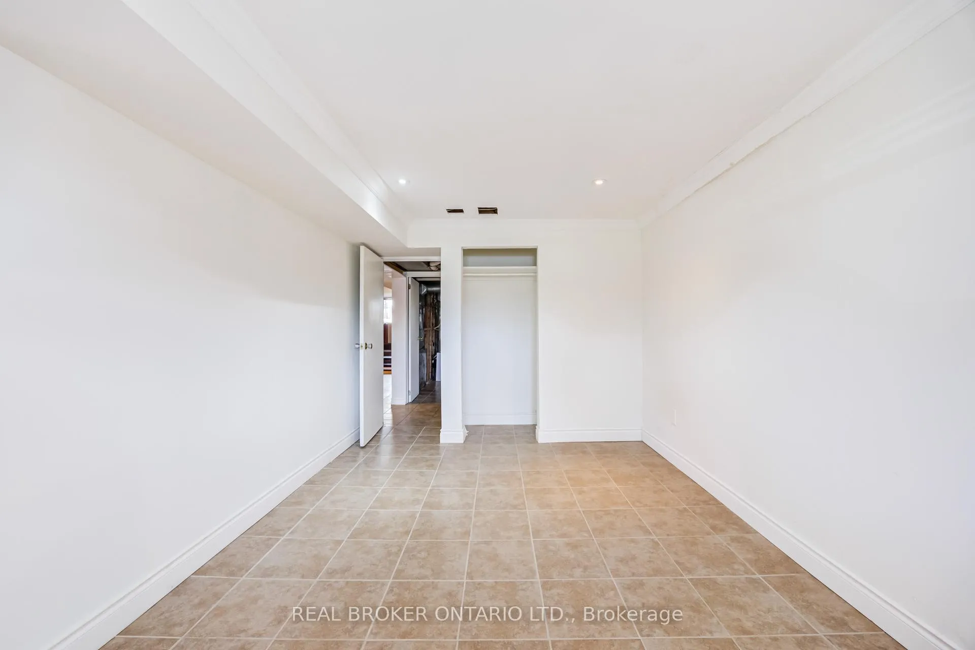 Photo 31 of 1483 Brenner Crescent, Burlington, Mountainside — HOMEH