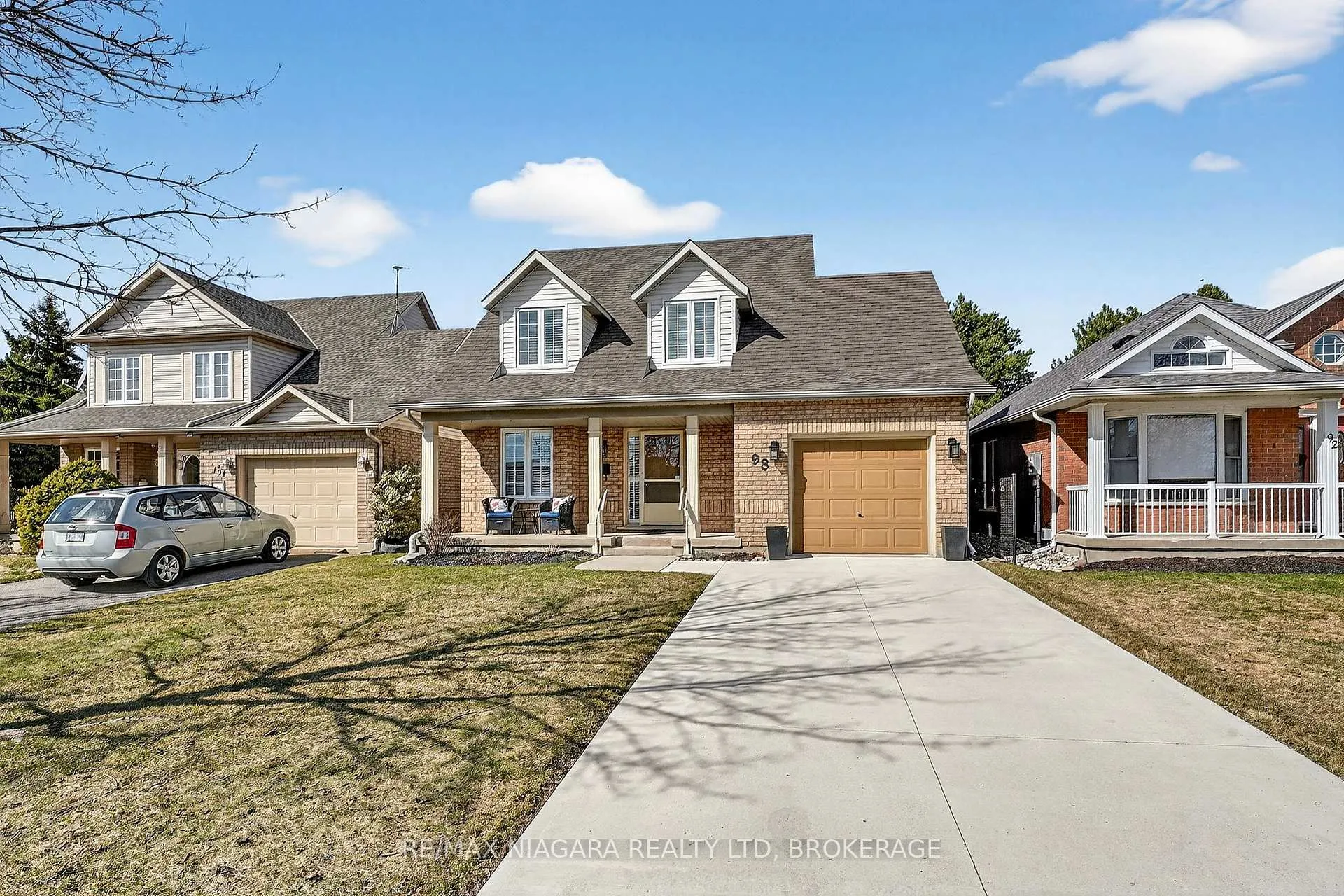 Photo 3 of 98 Silvercrest Court, Thorold, Confederation Heights — HOMEH