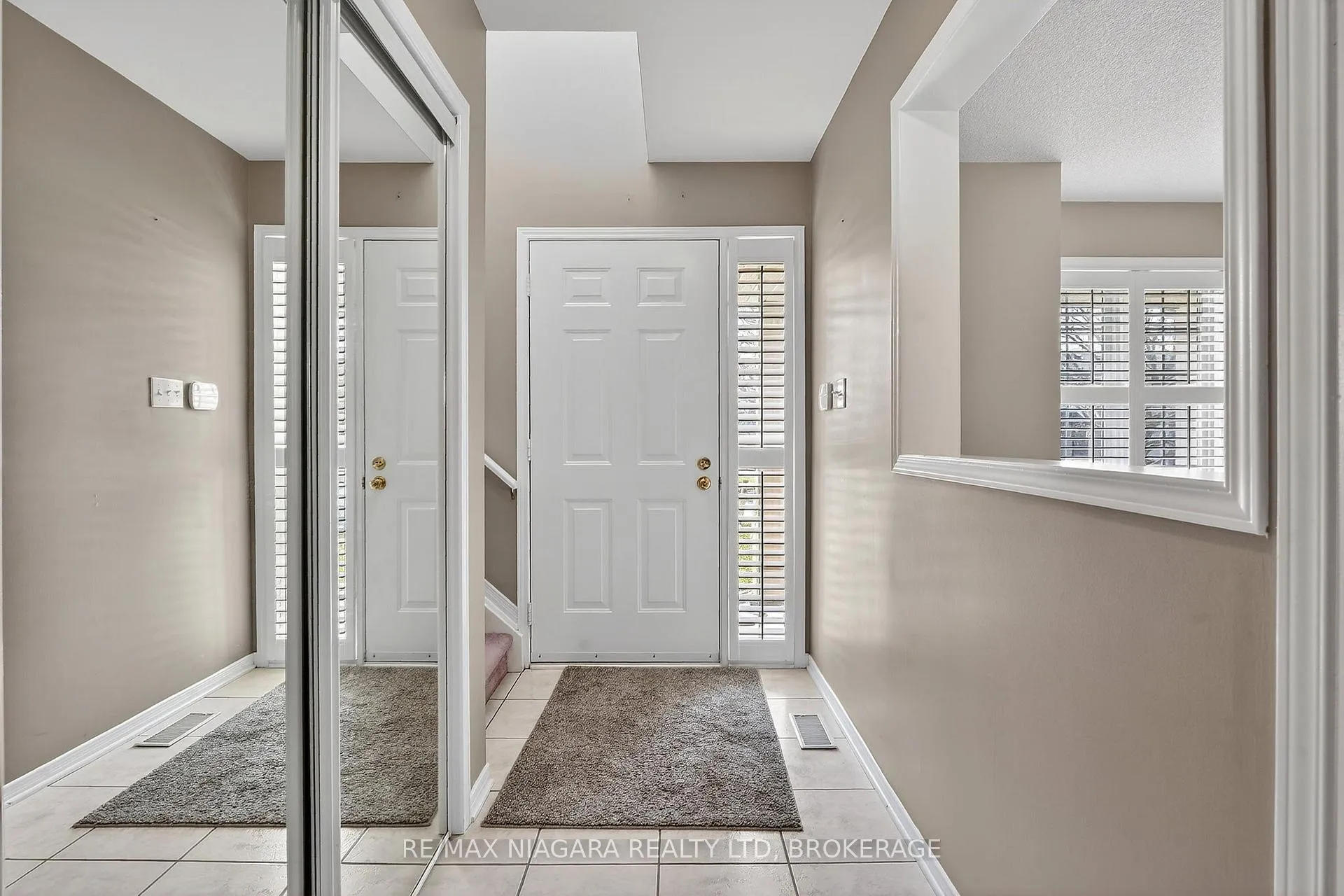 Photo 5 of 98 Silvercrest Court, Thorold, Confederation Heights — HOMEH