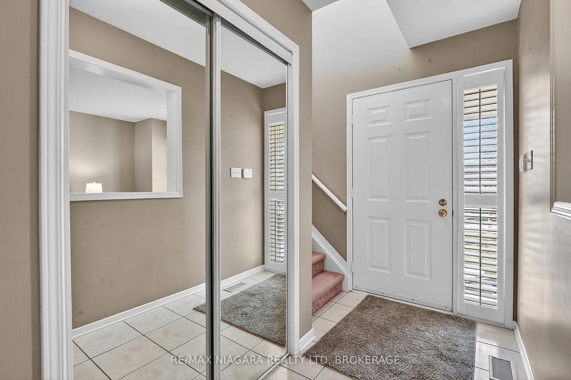 Photo 6 of 98 Silvercrest Court, Thorold, Confederation Heights — HOMEH