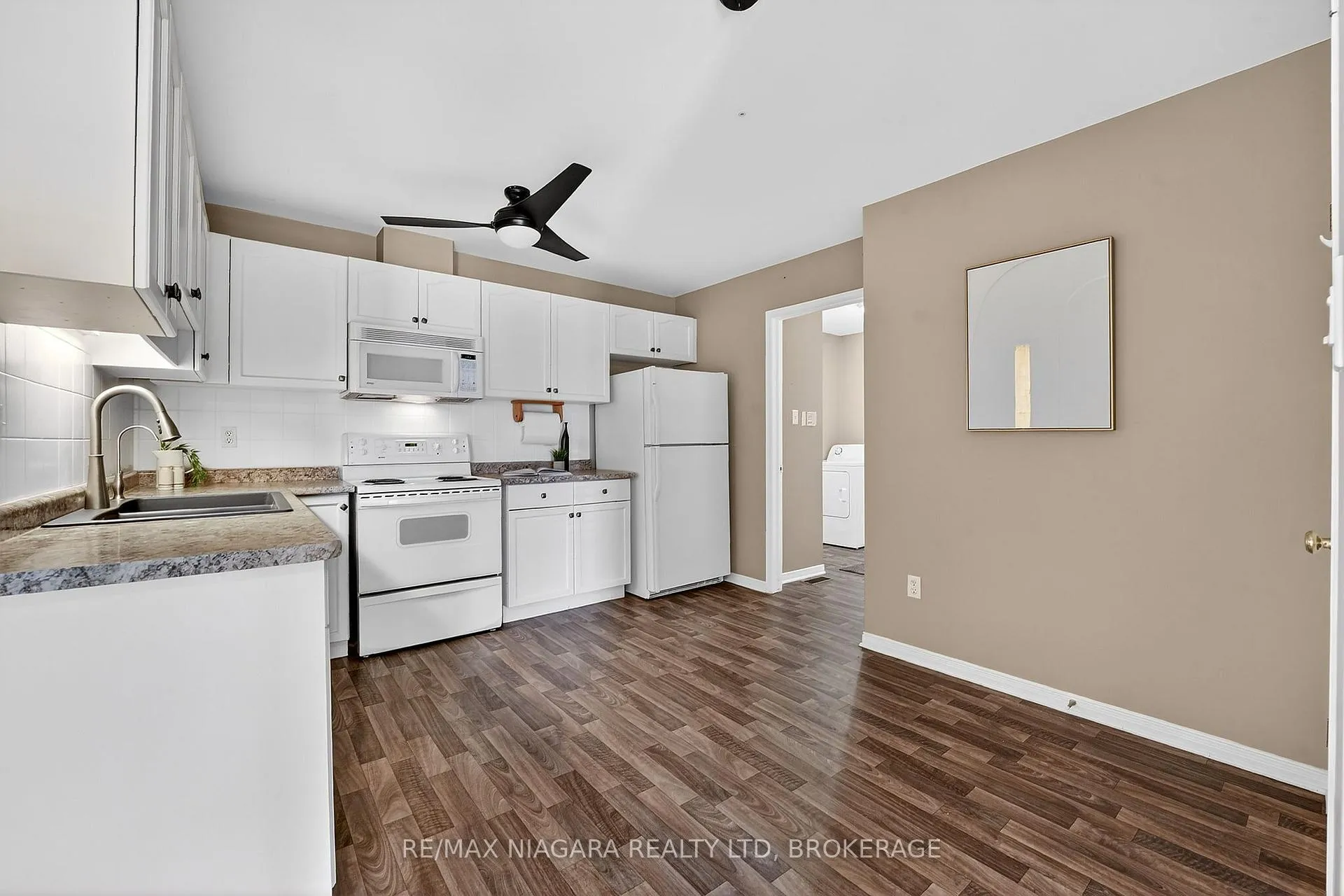 Photo 8 of 98 Silvercrest Court, Thorold, Confederation Heights — HOMEH