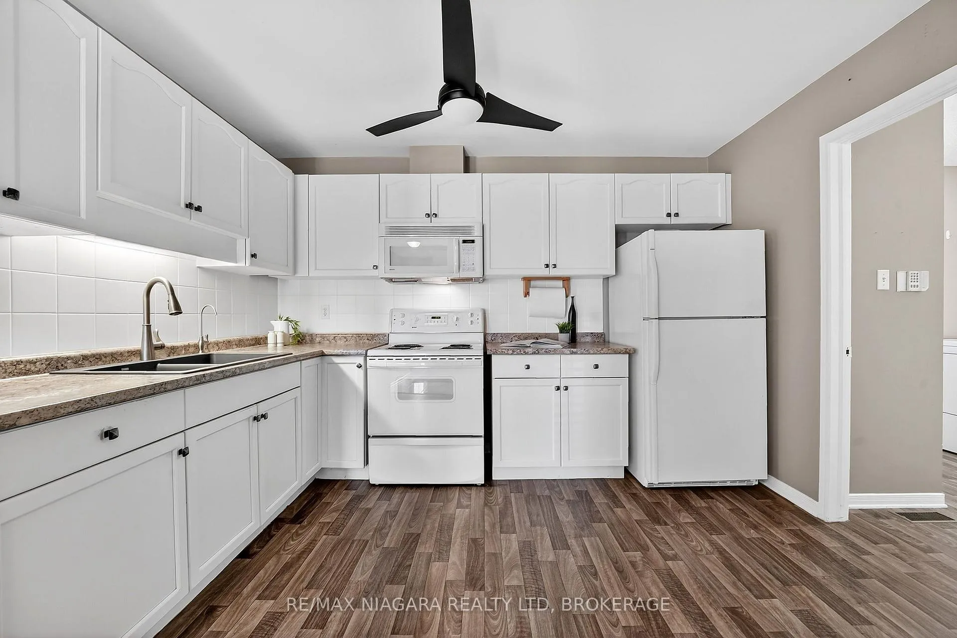 Photo 9 of 98 Silvercrest Court, Thorold, Confederation Heights — HOMEH