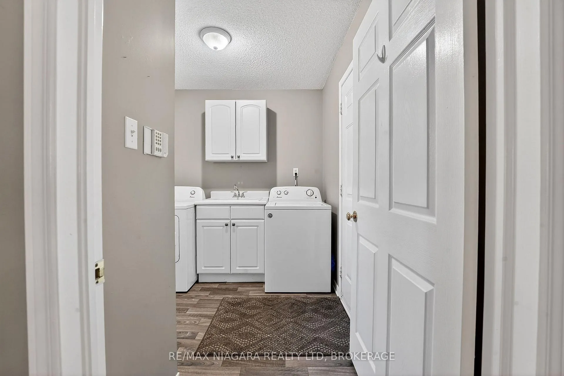 Photo 13 of 98 Silvercrest Court, Thorold, Confederation Heights — HOMEH