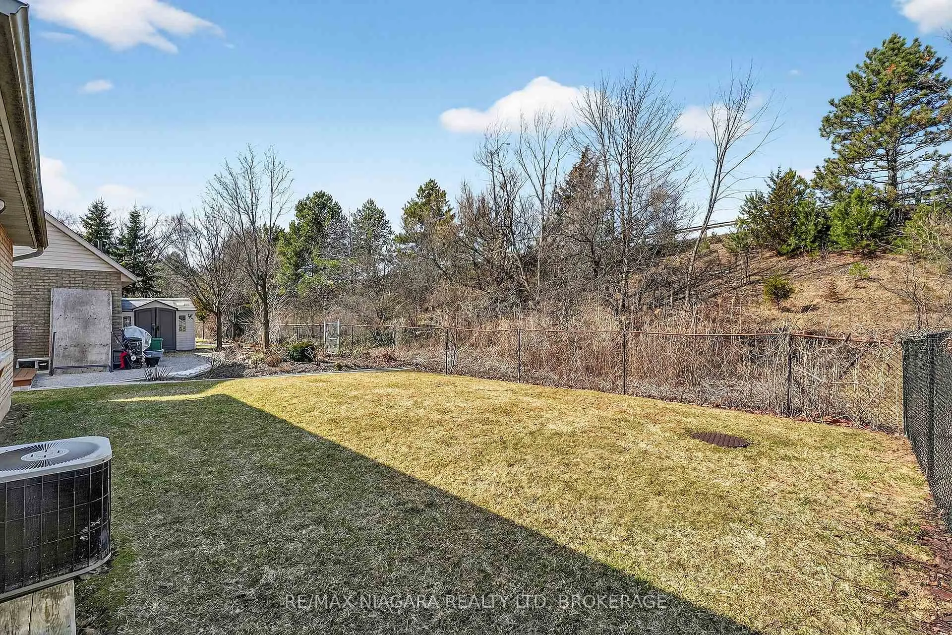 Photo 36 of 98 Silvercrest Court, Thorold, Confederation Heights — HOMEH