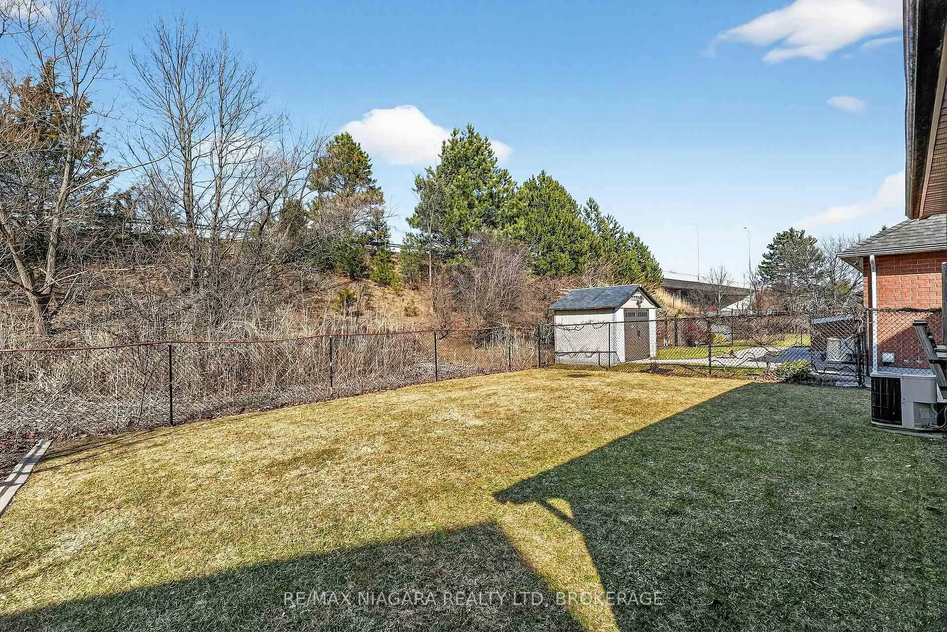 Photo 39 of 98 Silvercrest Court, Thorold, Confederation Heights — HOMEH