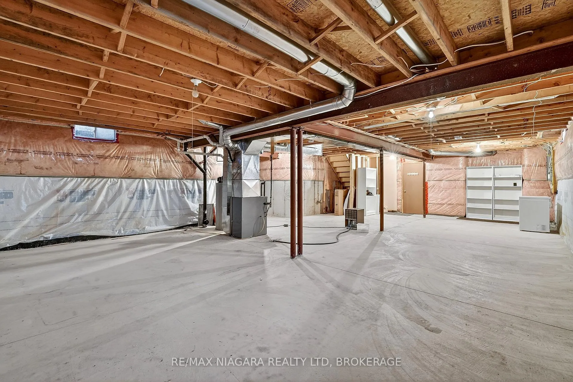Photo 45 of 98 Silvercrest Court, Thorold, Confederation Heights — HOMEH