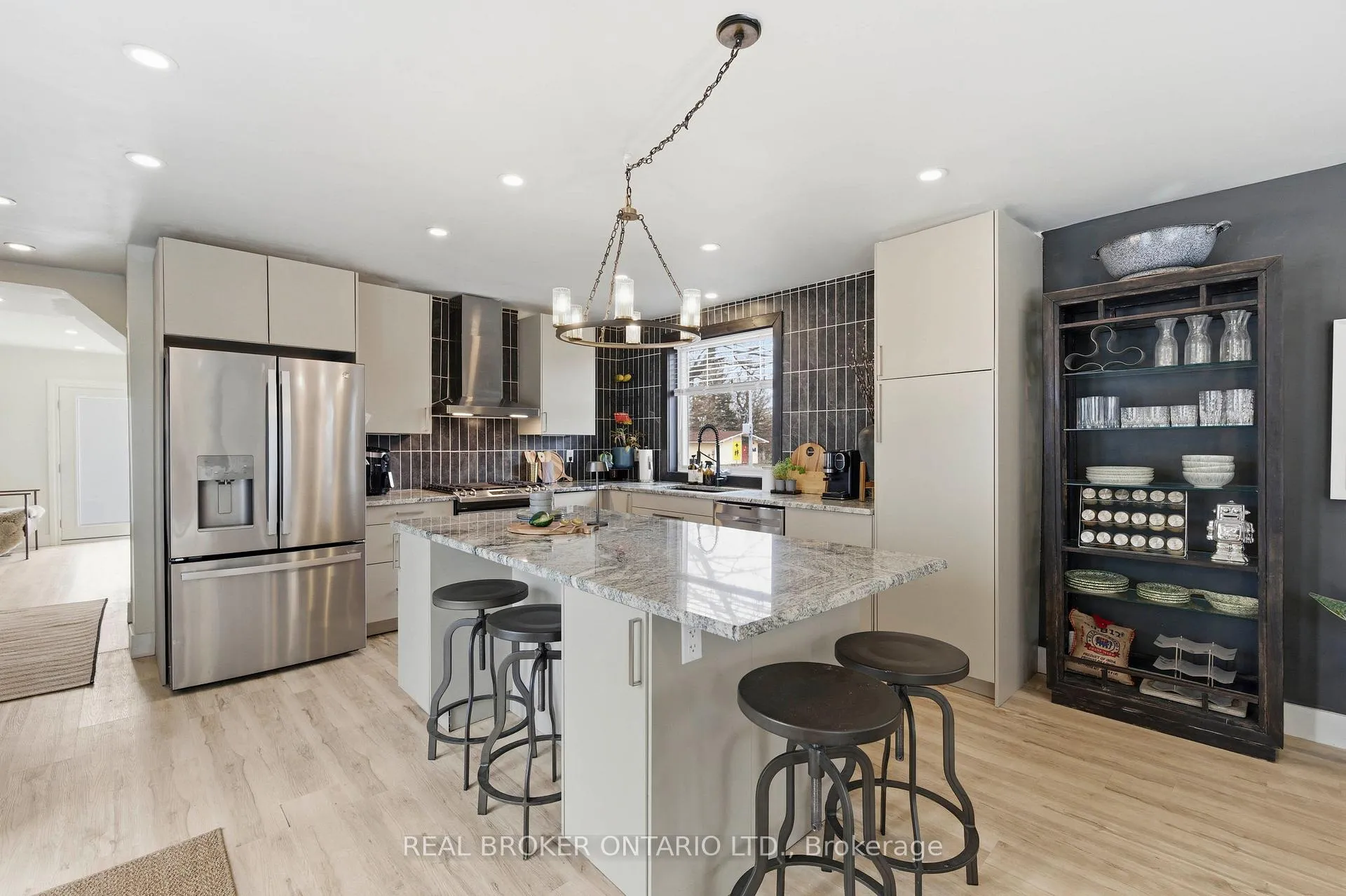 Photo 2 of 1043 Queens Bush Road, Wellesley — HOMEH