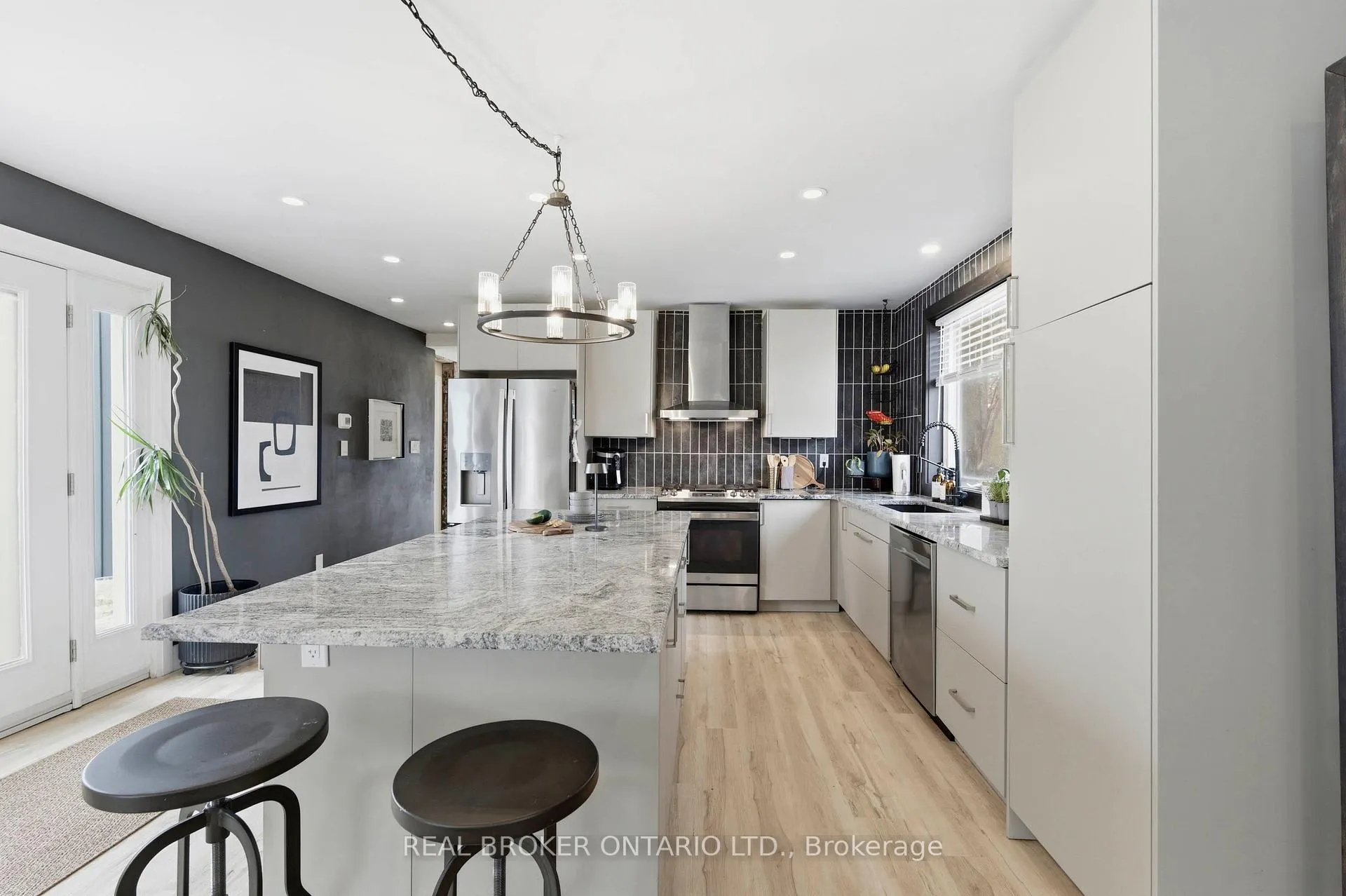 Photo 3 of 1043 Queens Bush Road, Wellesley — HOMEH