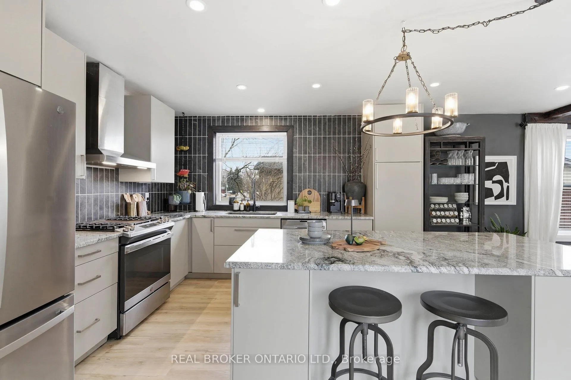 Photo 4 of 1043 Queens Bush Road, Wellesley — HOMEH