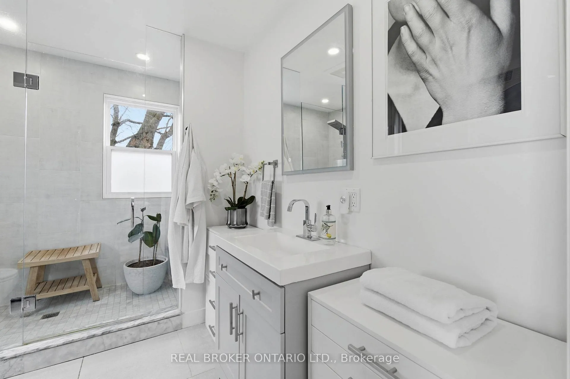 Photo 13 of 1043 Queens Bush Road, Wellesley — HOMEH