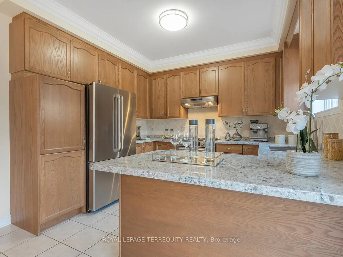 Photo 17 of 11 Avocet Drive, Vaughan, Vellore Village — HOMEH