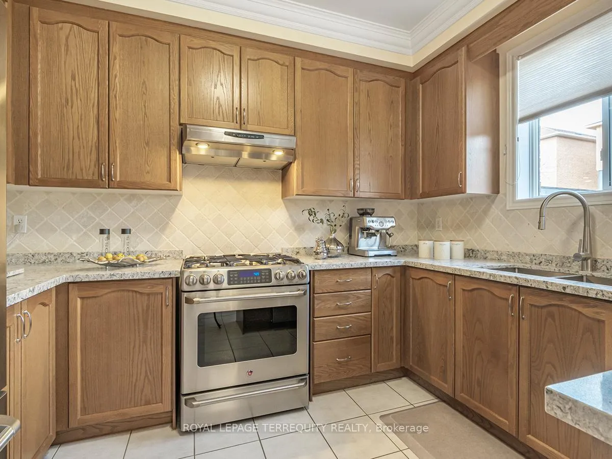 Photo 19 of 11 Avocet Drive, Vaughan, Vellore Village — HOMEH