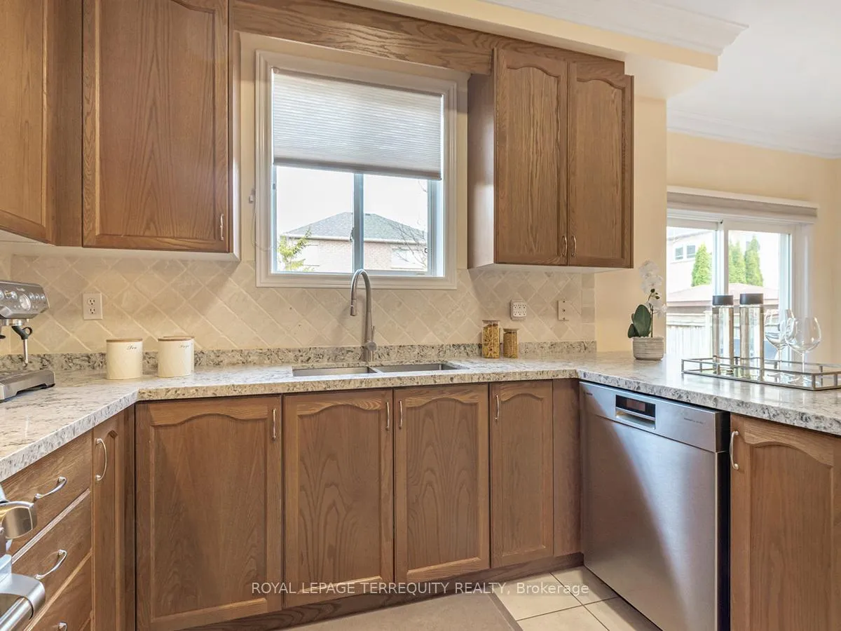 Photo 20 of 11 Avocet Drive, Vaughan, Vellore Village — HOMEH
