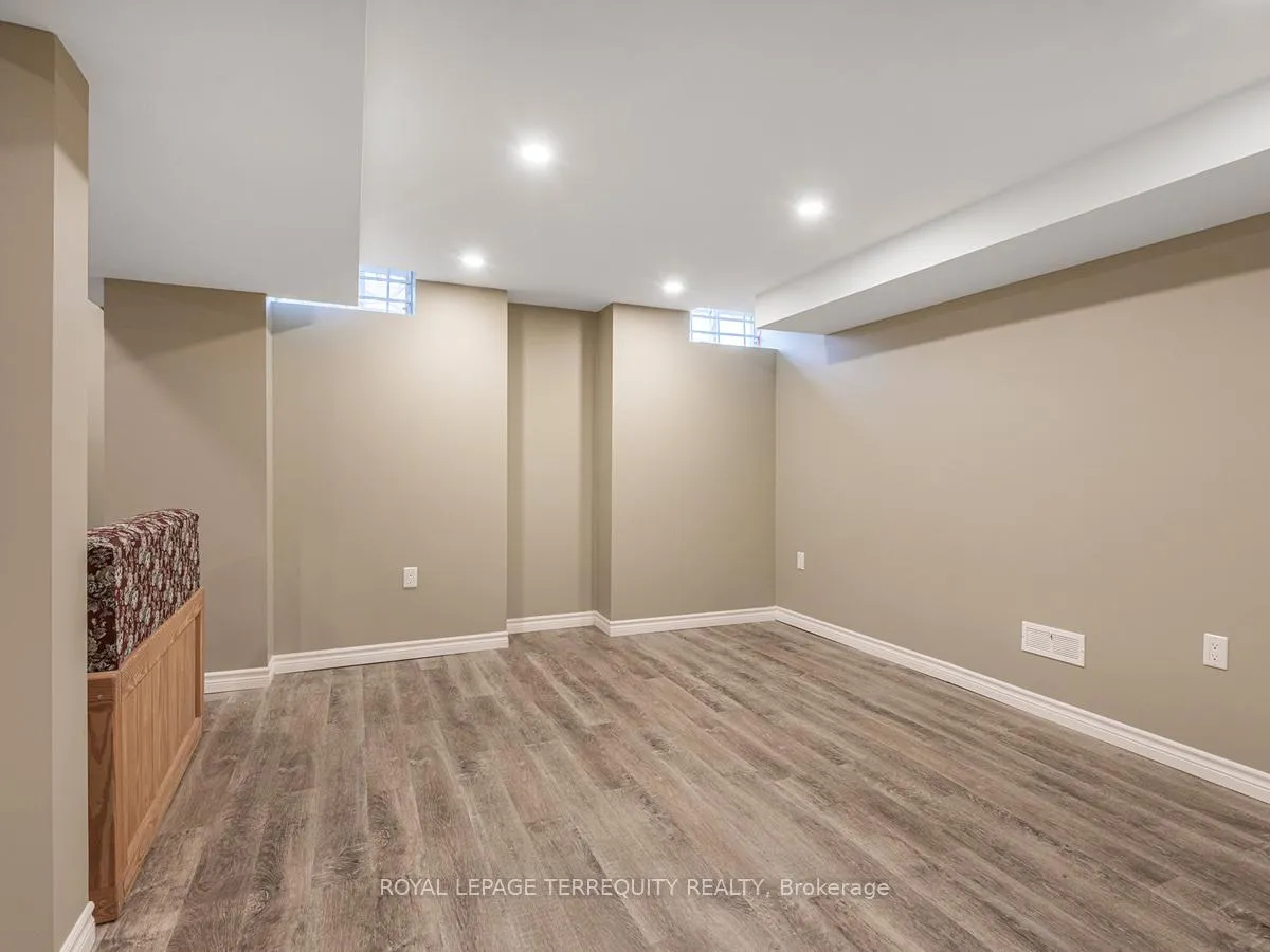 Photo 36 of 11 Avocet Drive, Vaughan, Vellore Village — HOMEH
