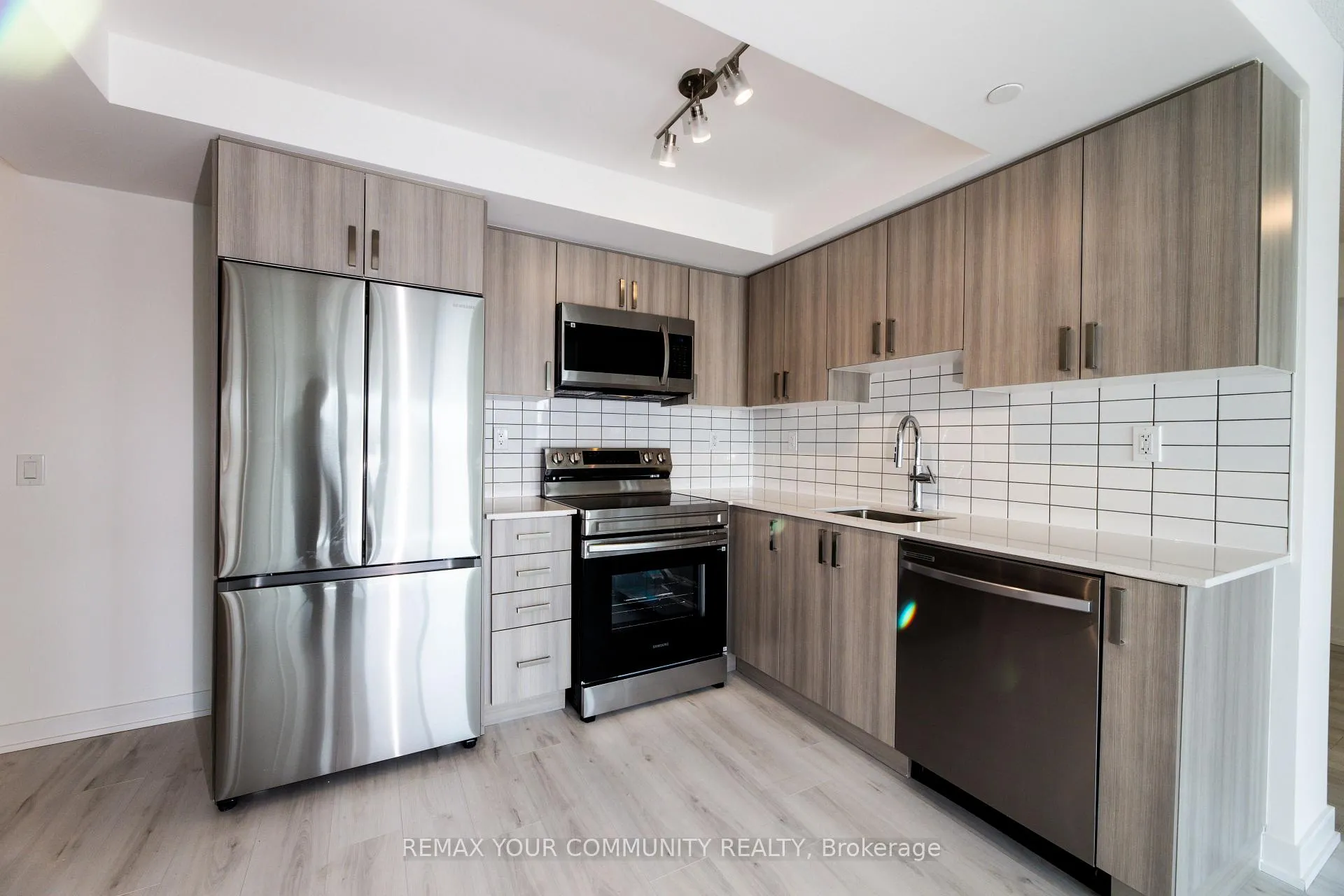 Photo 1 of Unit 312, 1010 Sandy Beach Road, Pickering, Bay Ridges — HOMEH