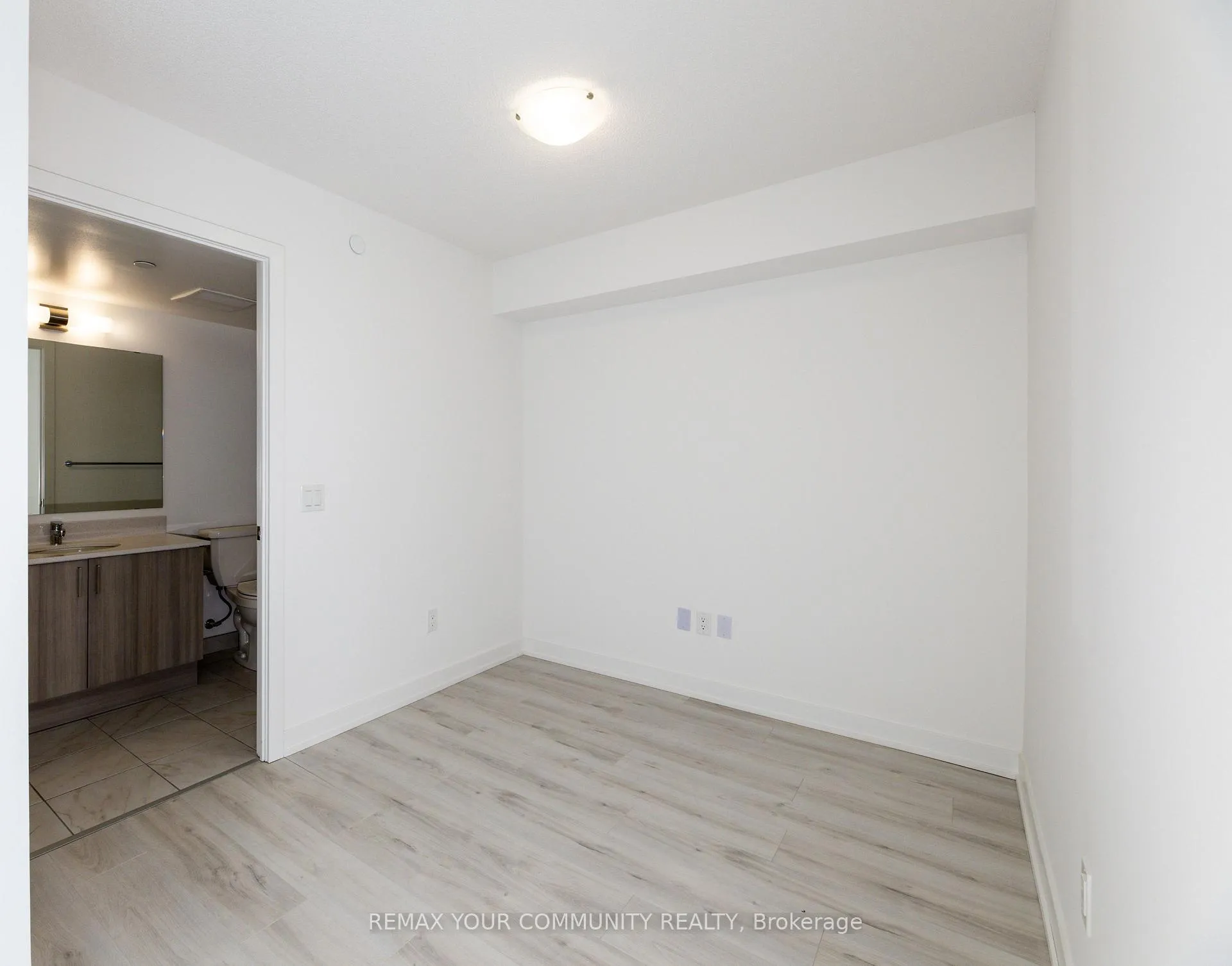 Photo 5 of Unit 312, 1010 Sandy Beach Road, Pickering, Bay Ridges — HOMEH