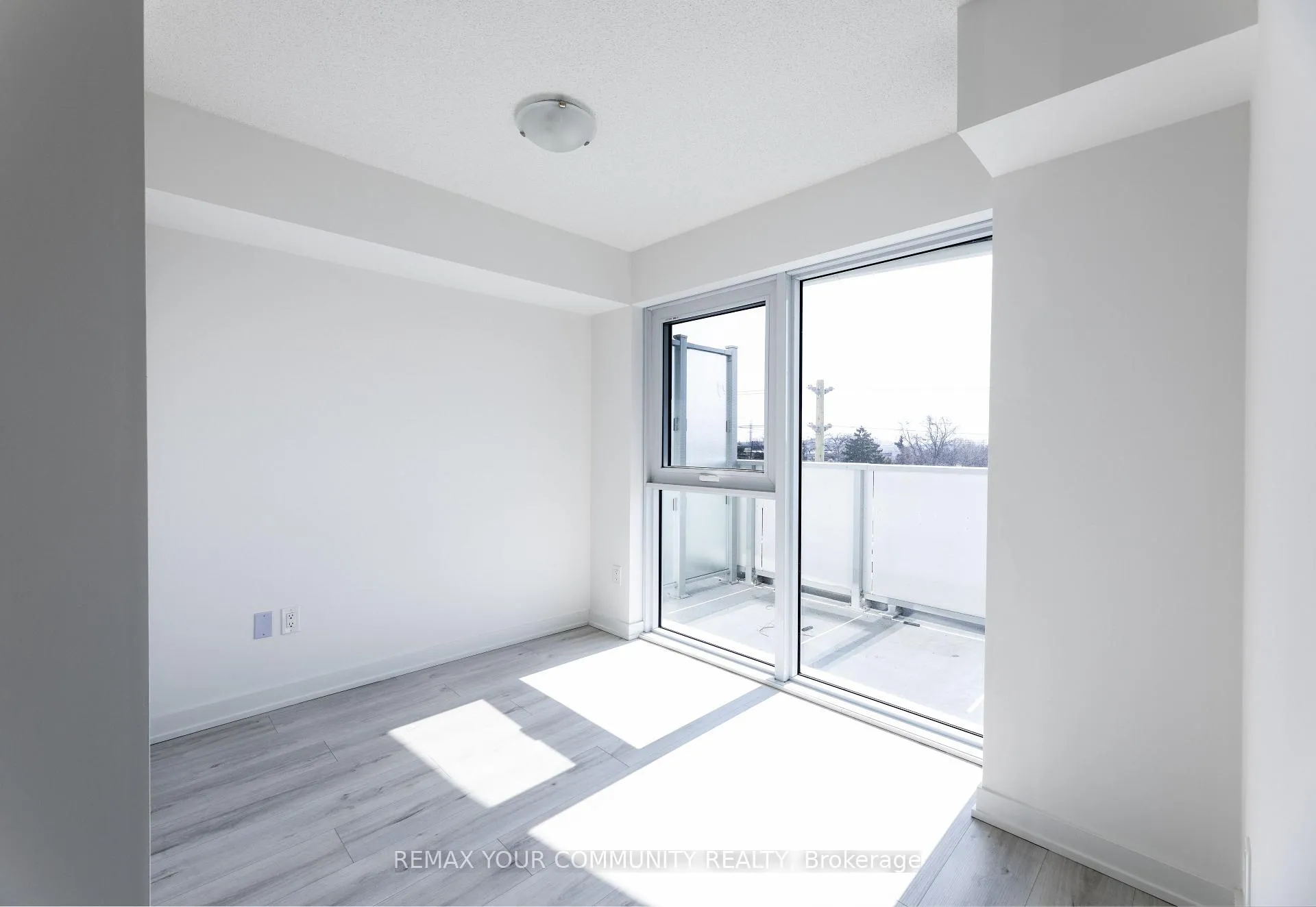 Photo 6 of Unit 312, 1010 Sandy Beach Road, Pickering, Bay Ridges — HOMEH