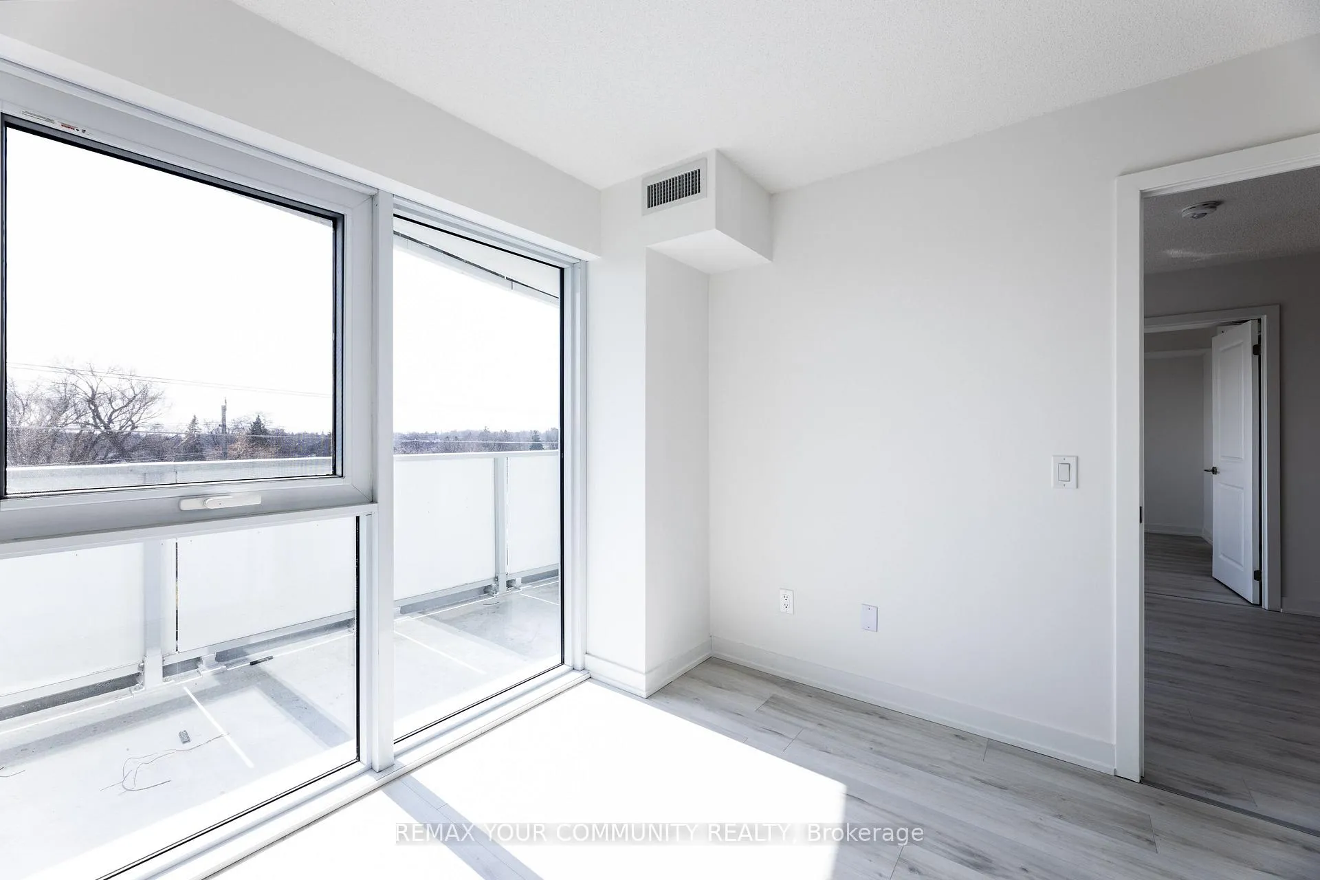 Photo 7 of Unit 312, 1010 Sandy Beach Road, Pickering, Bay Ridges — HOMEH