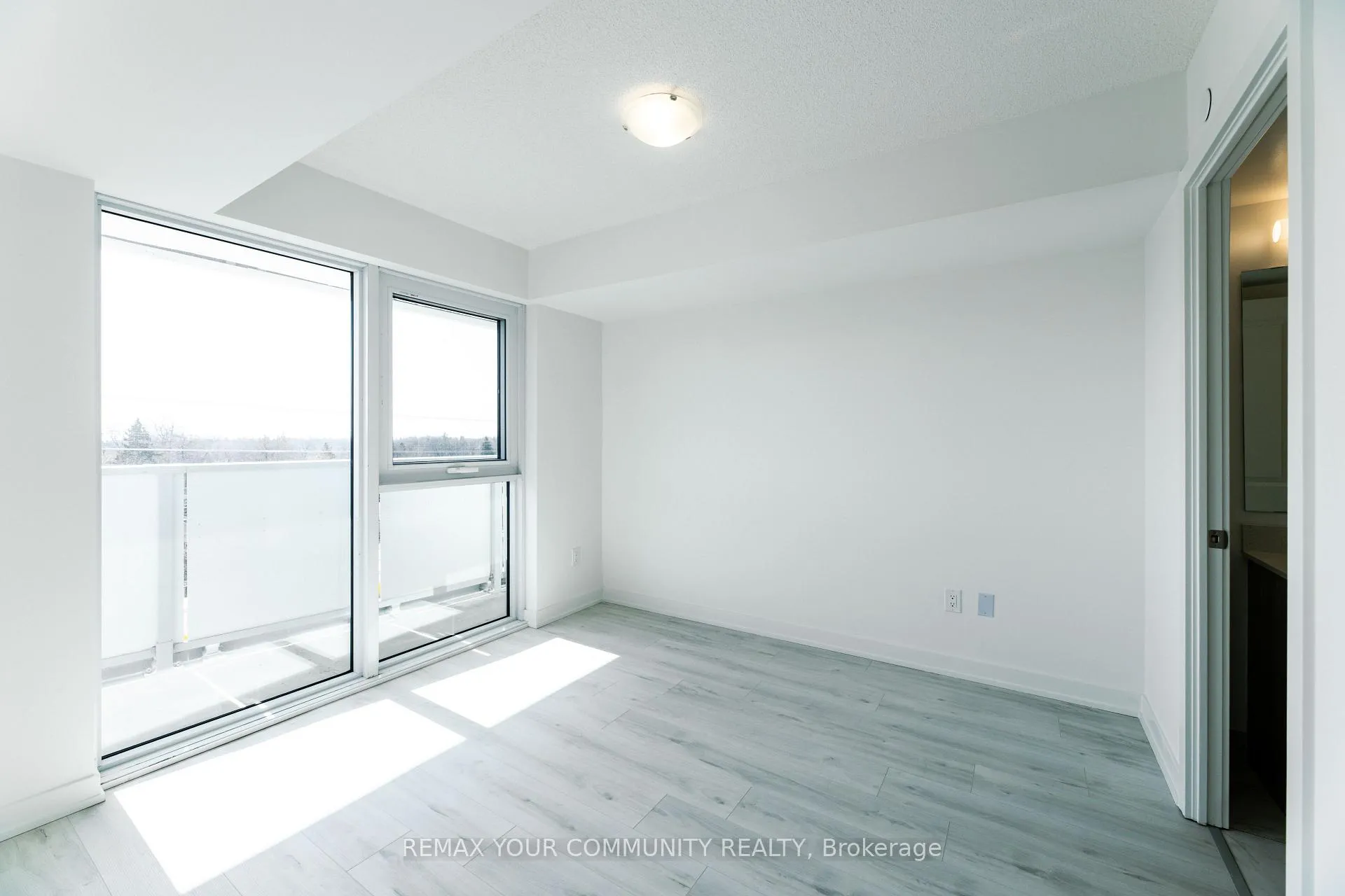 Photo 8 of Unit 312, 1010 Sandy Beach Road, Pickering, Bay Ridges — HOMEH