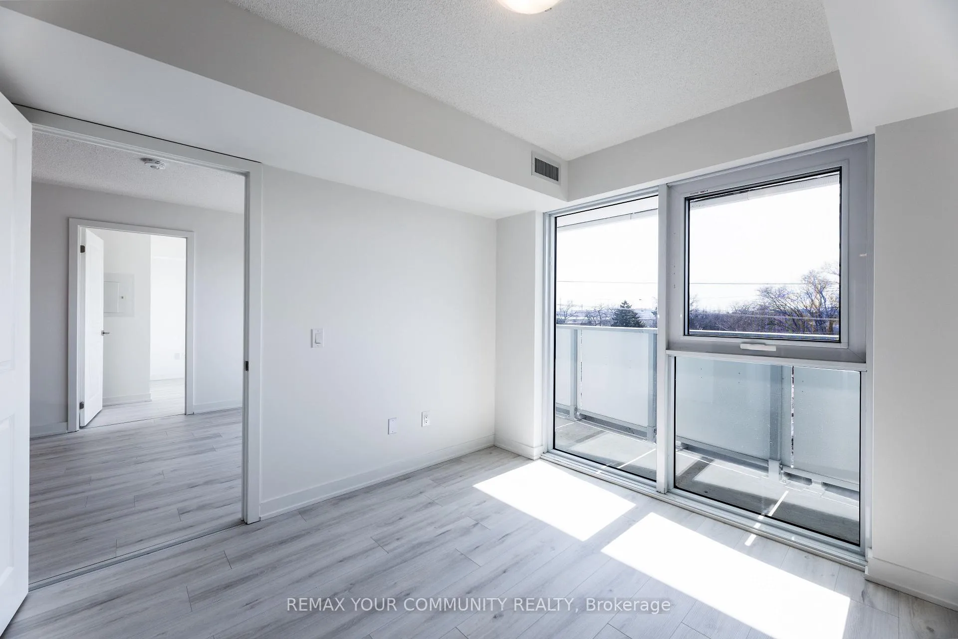 Photo 9 of Unit 312, 1010 Sandy Beach Road, Pickering, Bay Ridges — HOMEH