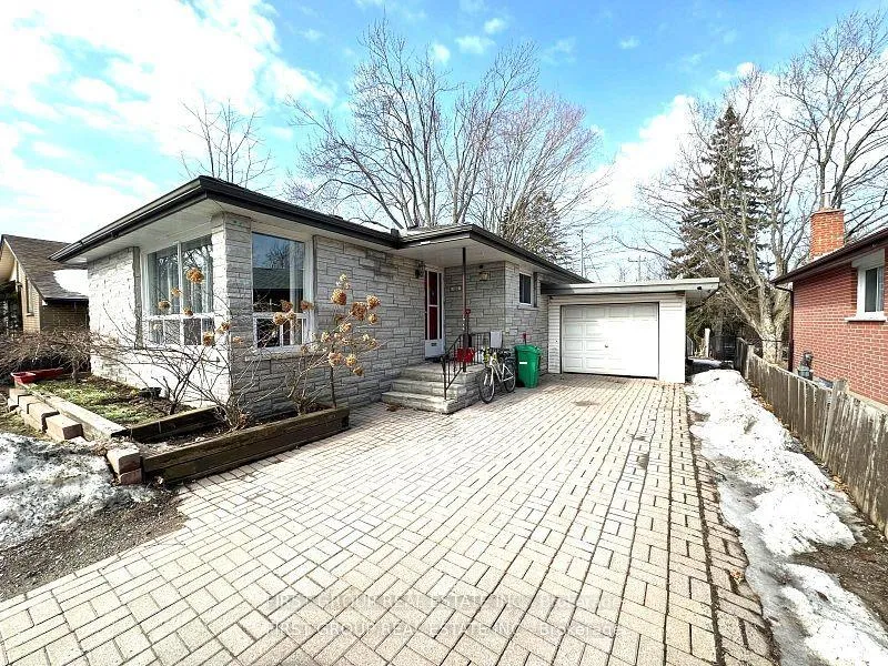 Photo 1 of 406 Summerhill Drive, Peterborough, Northcrest Ward 5 — HOMEH